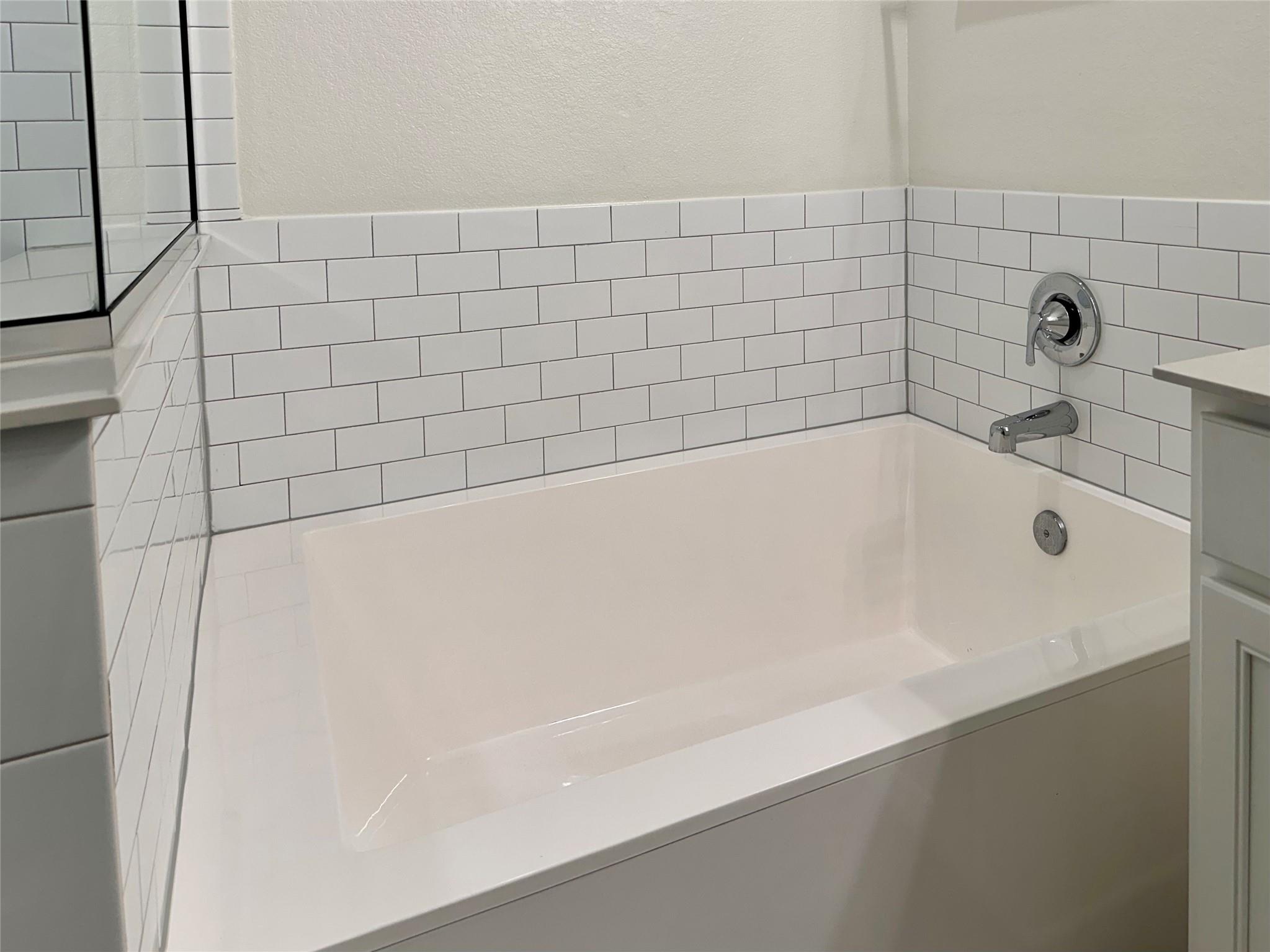 246 Teller Dr, Lockhart, TX 78644