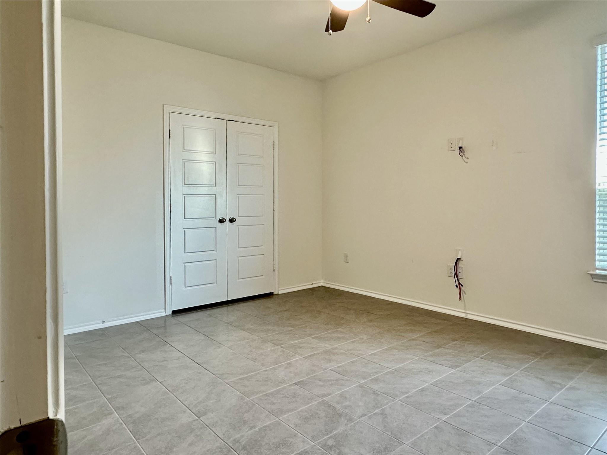 246 Teller Dr, Lockhart, TX 78644