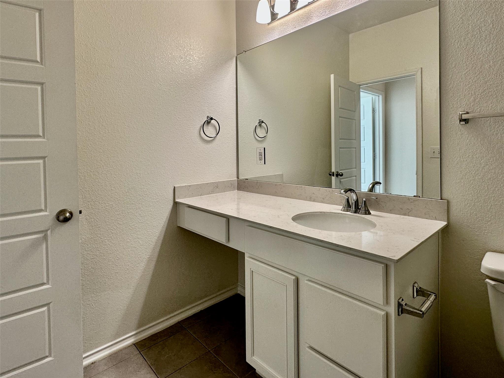 246 Teller Dr, Lockhart, TX 78644