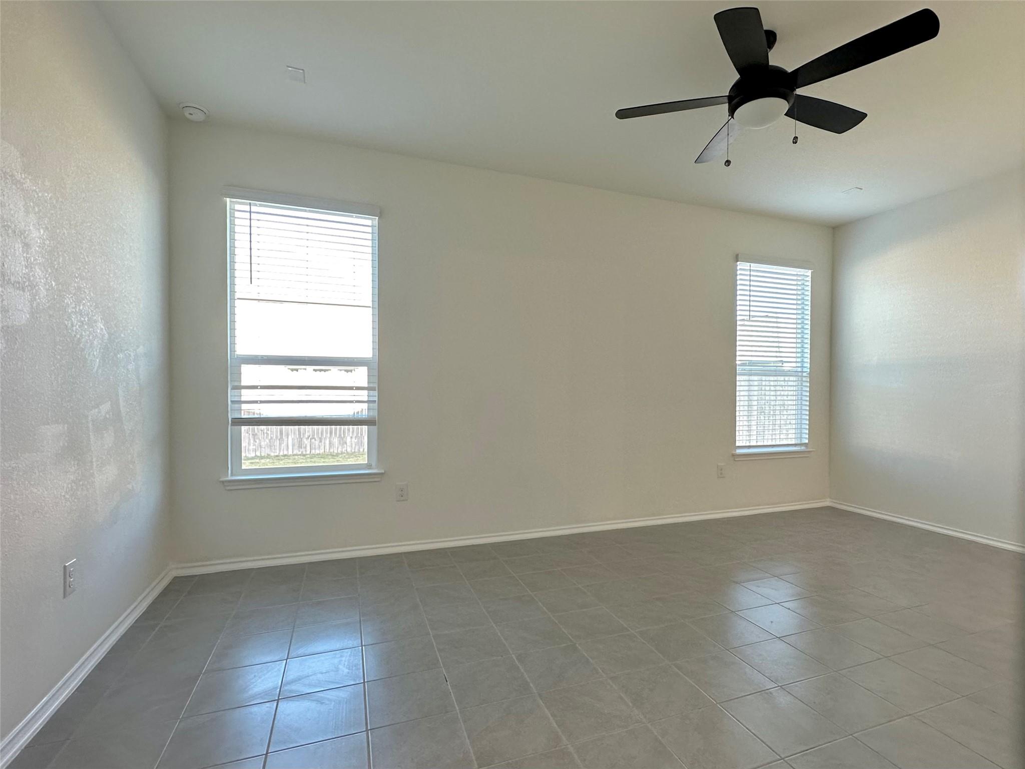 246 Teller Dr, Lockhart, TX 78644