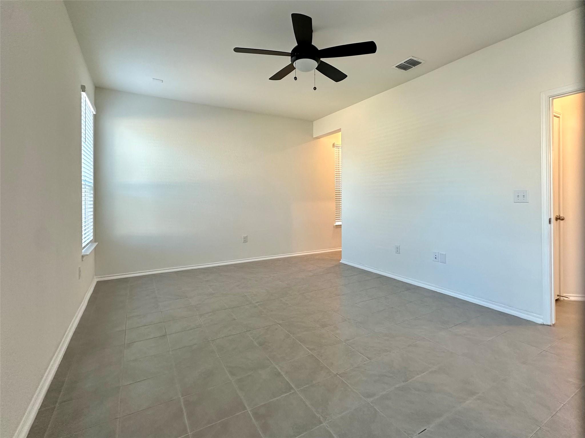 246 Teller Dr, Lockhart, TX 78644