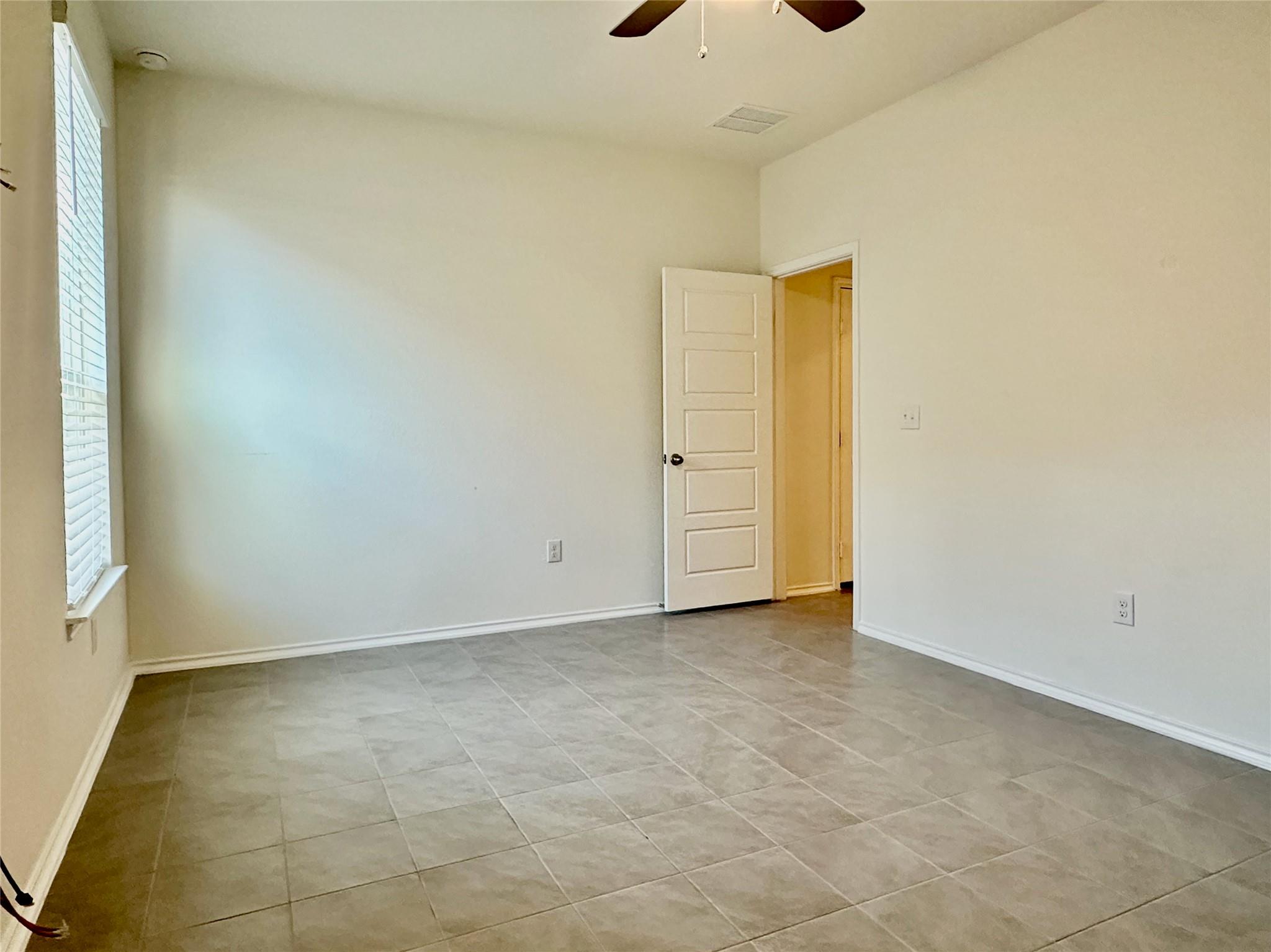 246 Teller Dr, Lockhart, TX 78644