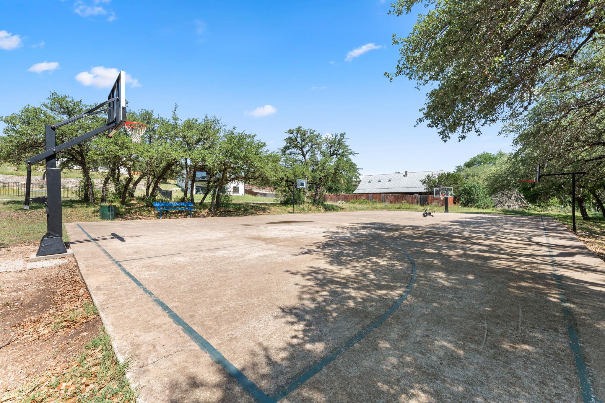 202 Dunkeld Dr, Spicewood, TX 78669