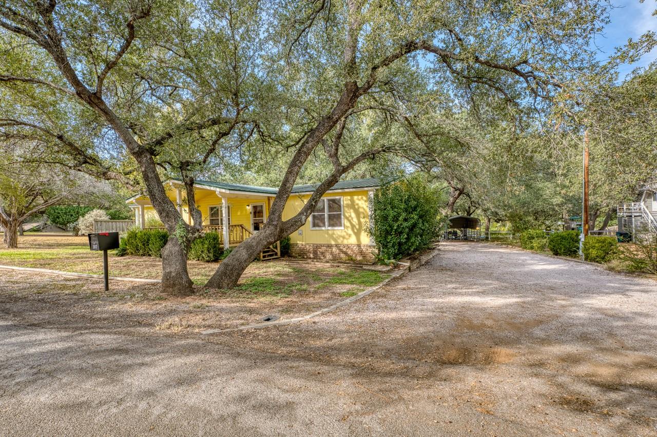 107 Red Bird, Kingsland, TX 78639