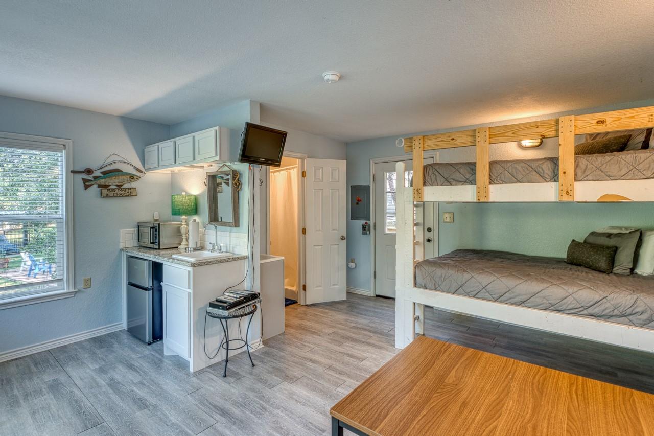 107 Red Bird, Kingsland, TX 78639