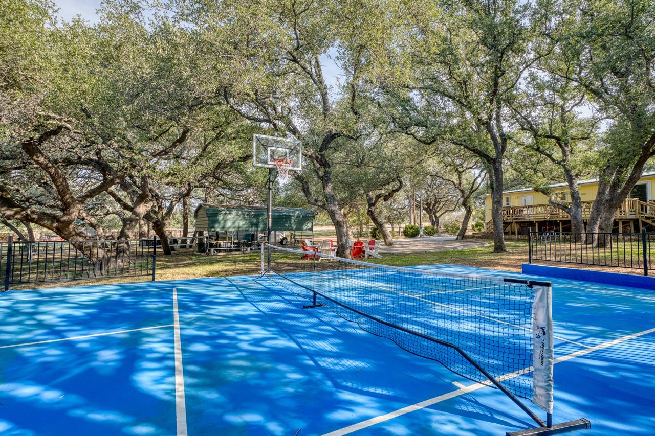 107 Red Bird, Kingsland, TX 78639