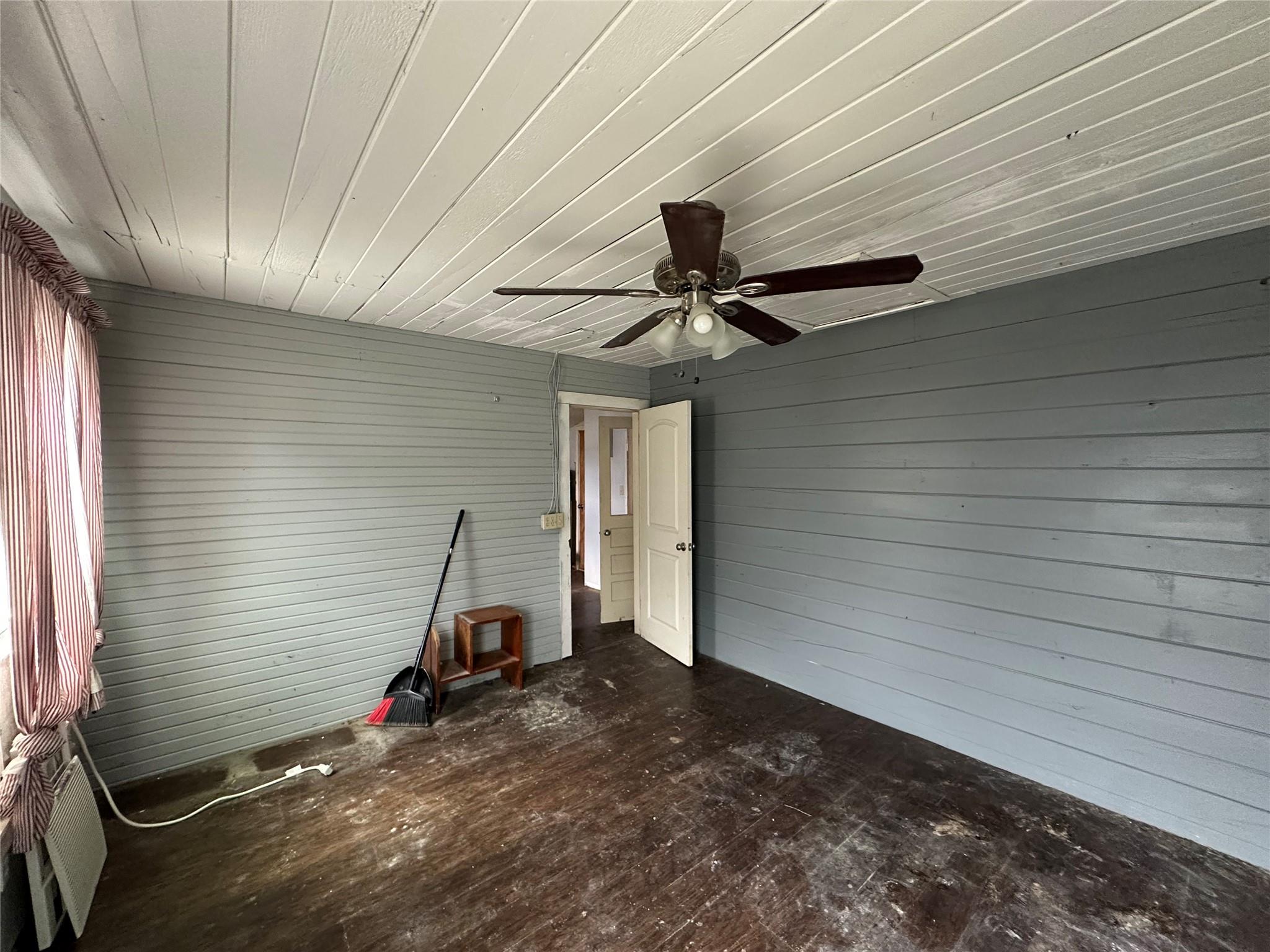 102 W Mesquite St # B, Granger, TX 76530