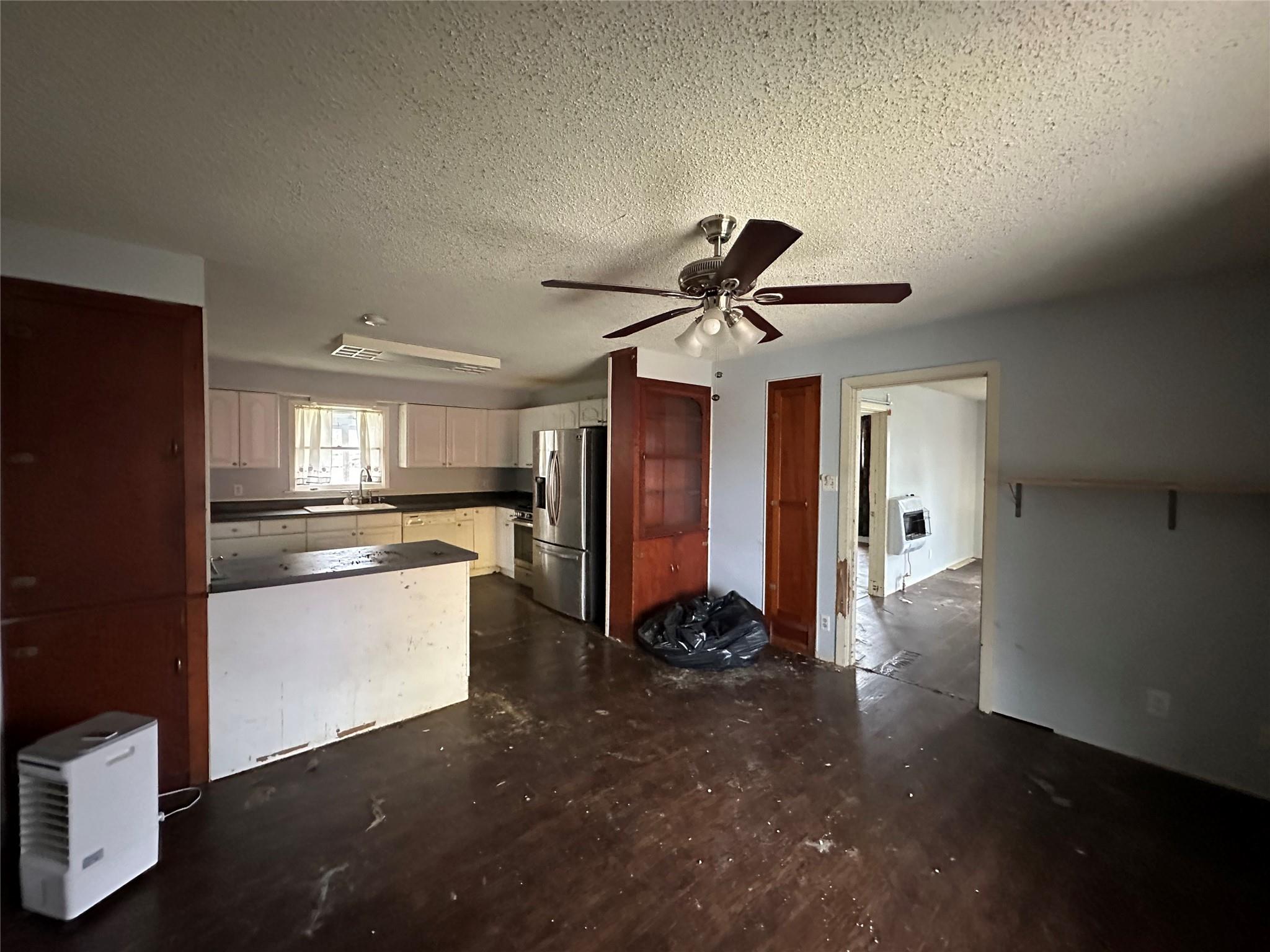 102 W Mesquite St # B, Granger, TX 76530