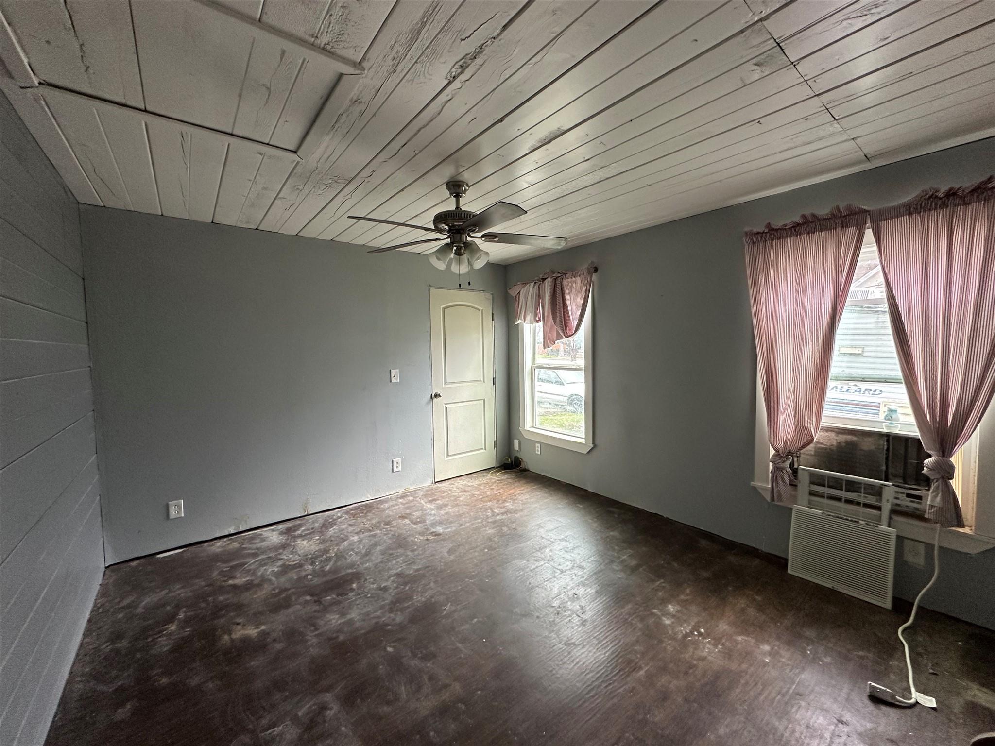 102 W Mesquite St # B, Granger, TX 76530