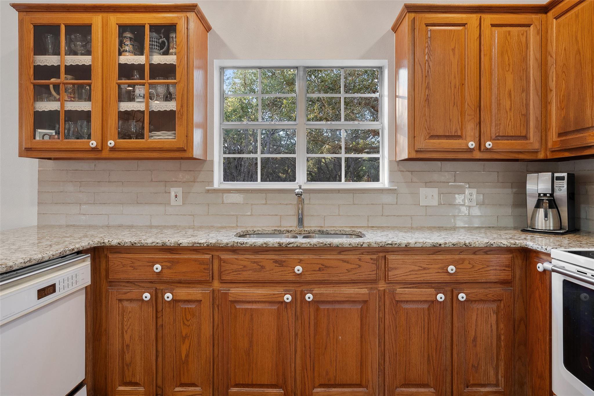 301 Crystal Meadows Dr, Kyle, TX 78640