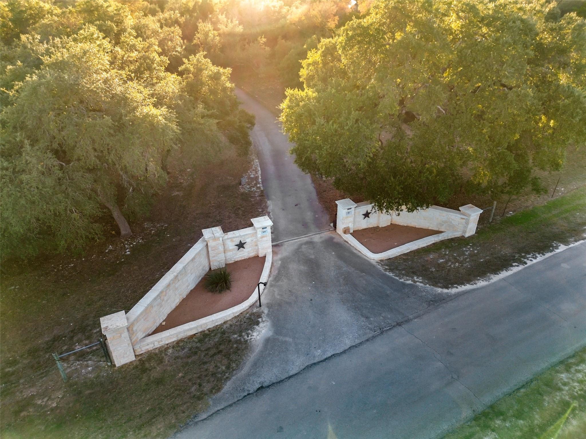 301 Crystal Meadows Dr, Kyle, TX 78640