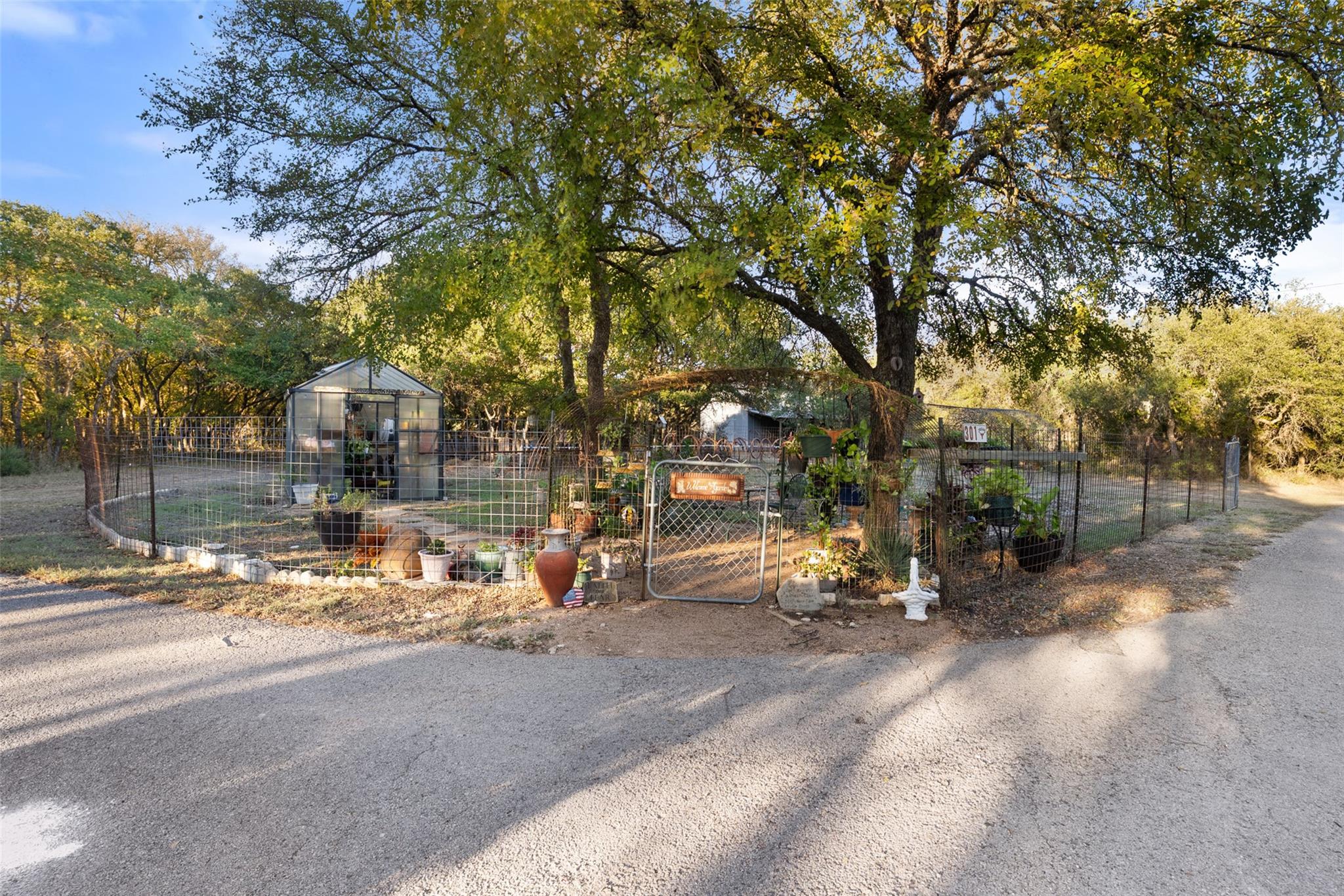 301 Crystal Meadows Dr, Kyle, TX 78640