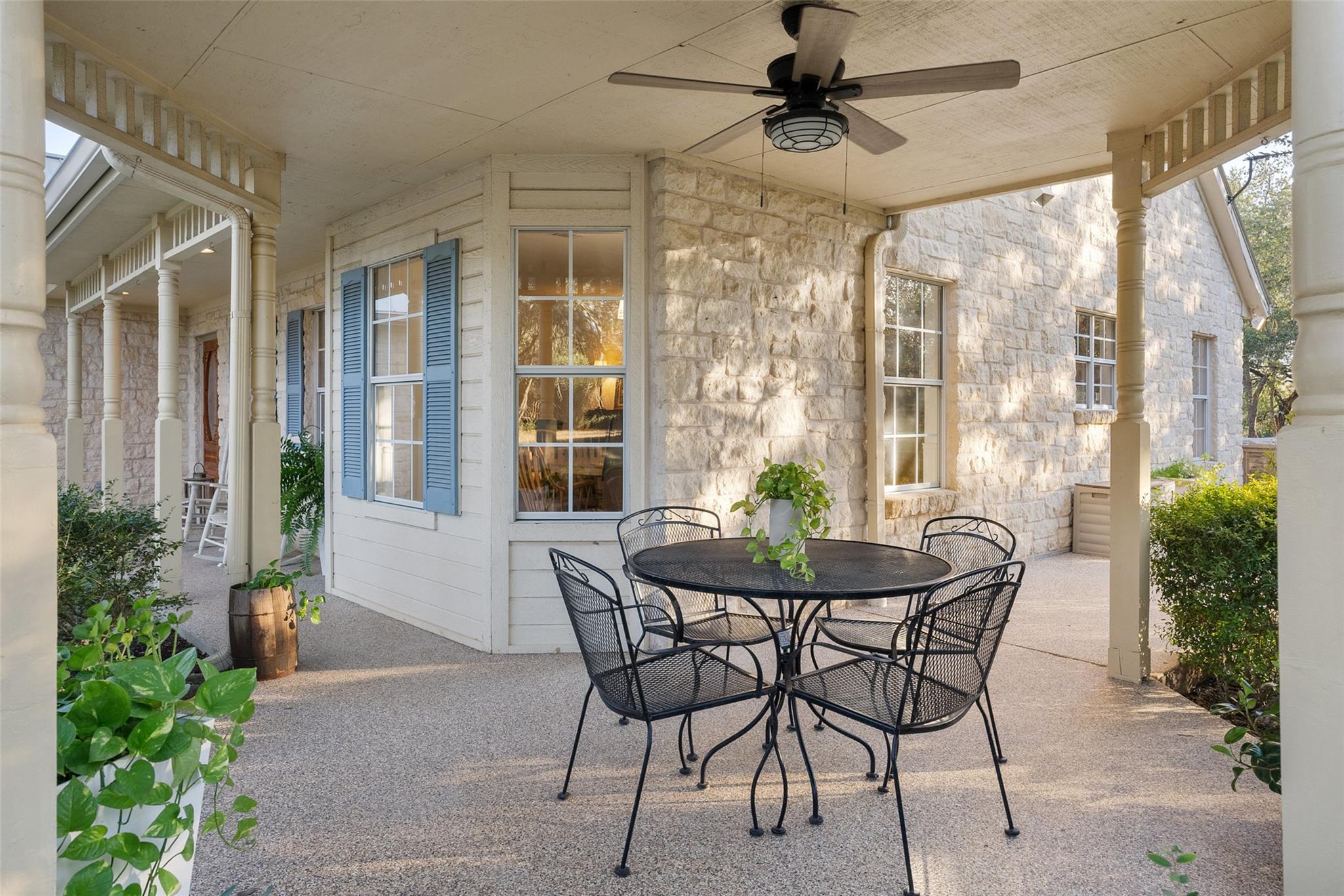 301 Crystal Meadows Dr, Kyle, TX 78640