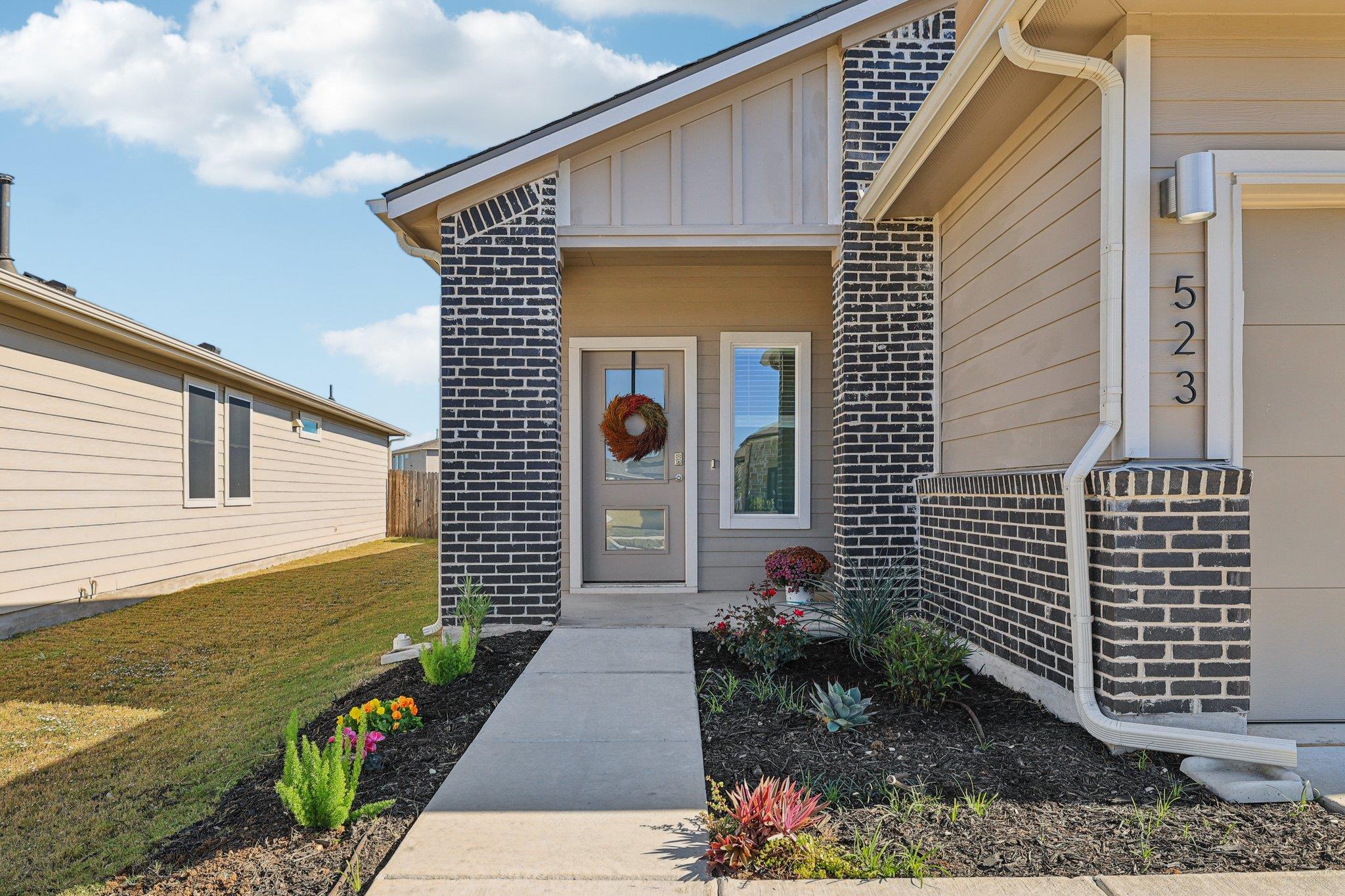 523 Millbrook Blvd, San Marcos, TX 78666