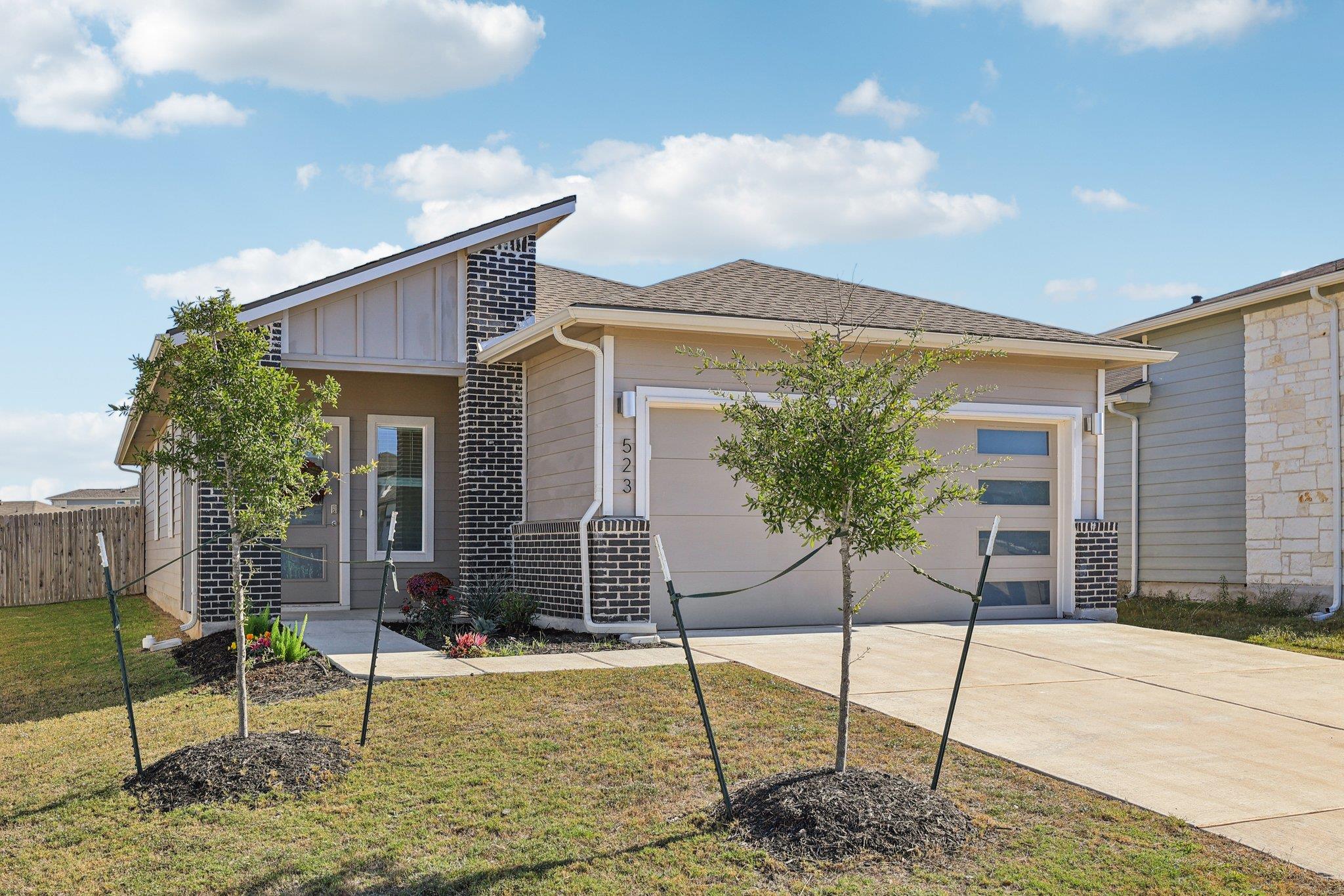 523 Millbrook Blvd, San Marcos, TX 78666