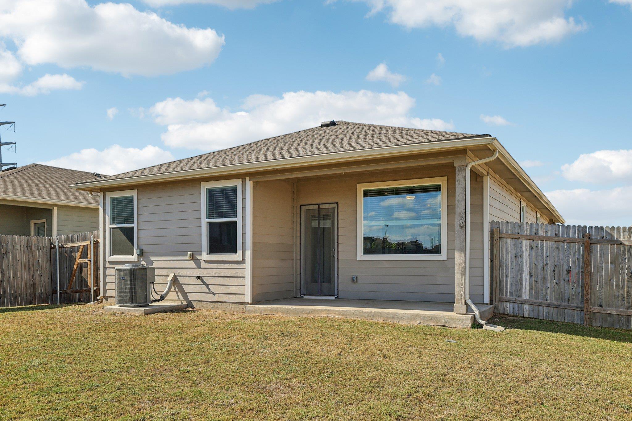 523 Millbrook Blvd, San Marcos, TX 78666