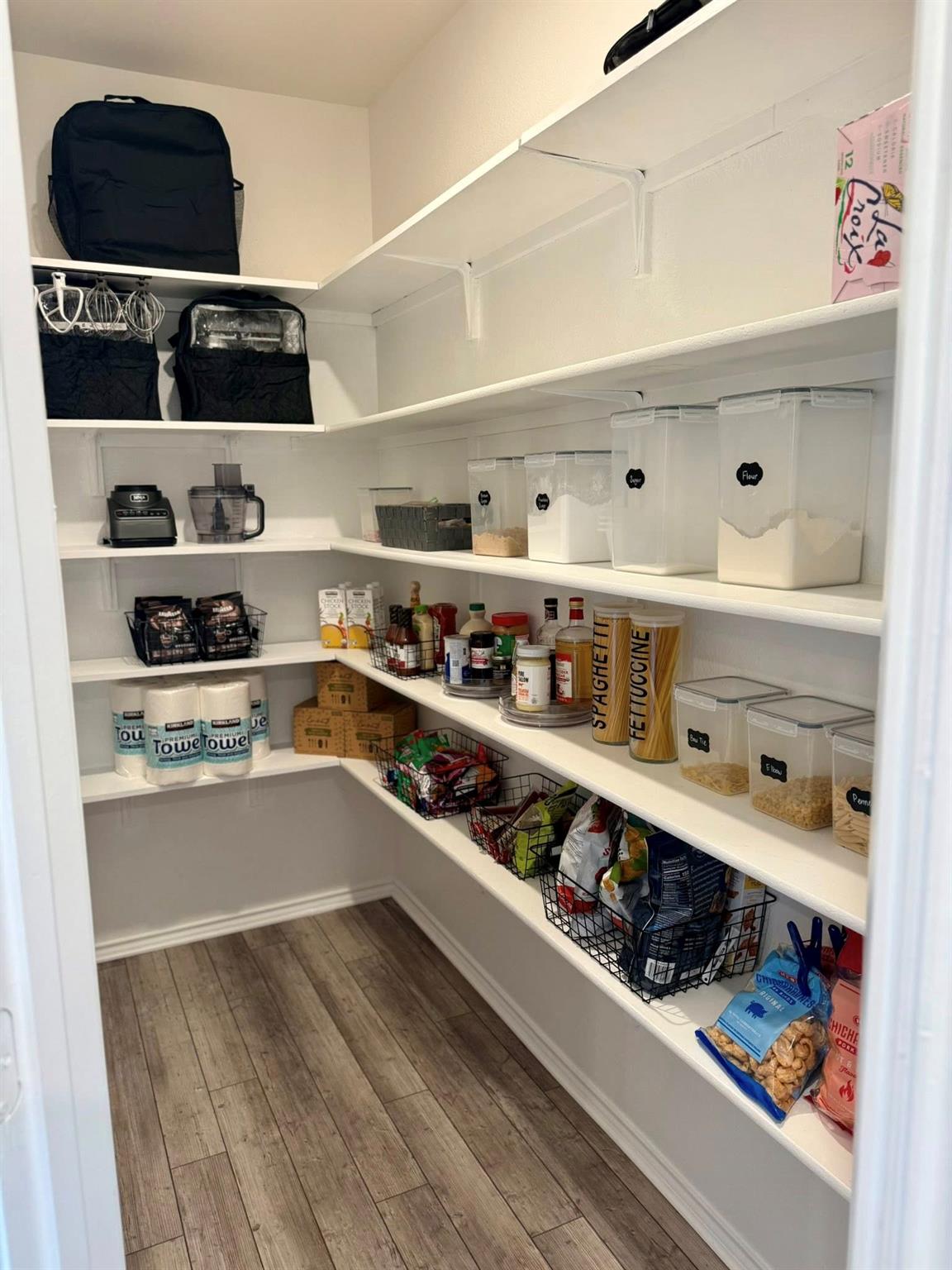 408 Bedford Falls Ln, Jarrell, TX 76537