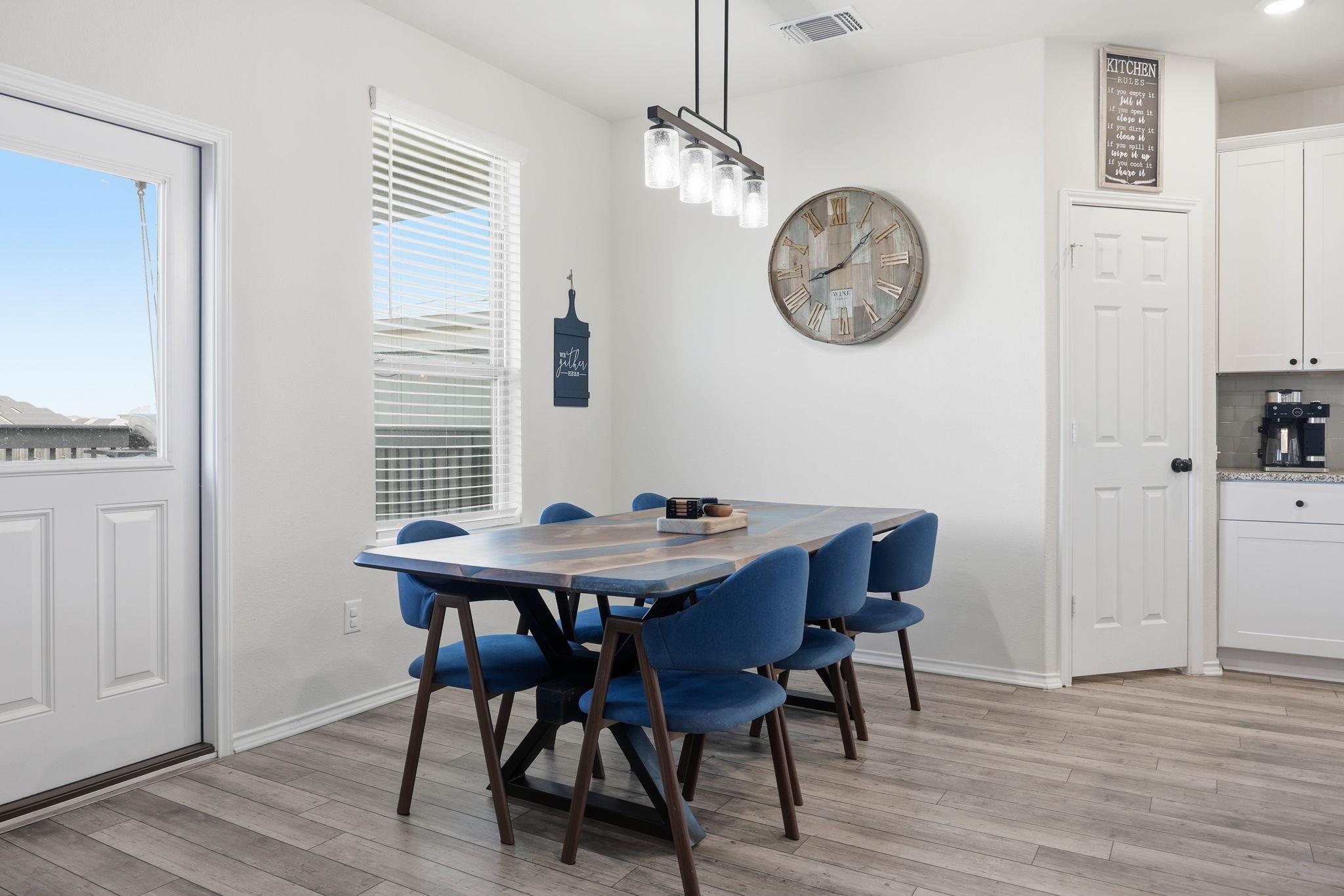 408 Bedford Falls Ln, Jarrell, TX 76537