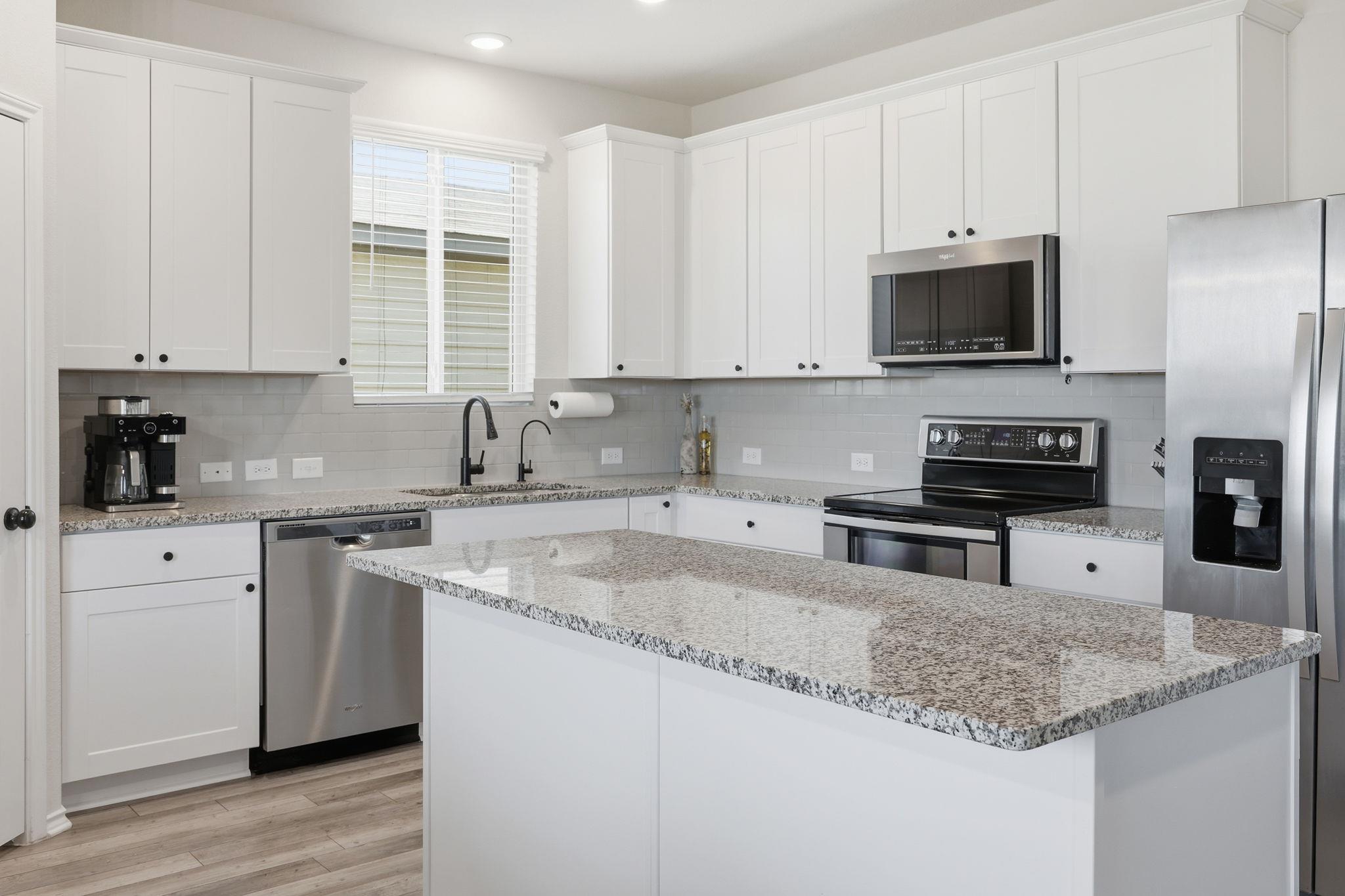 408 Bedford Falls Ln, Jarrell, TX 76537