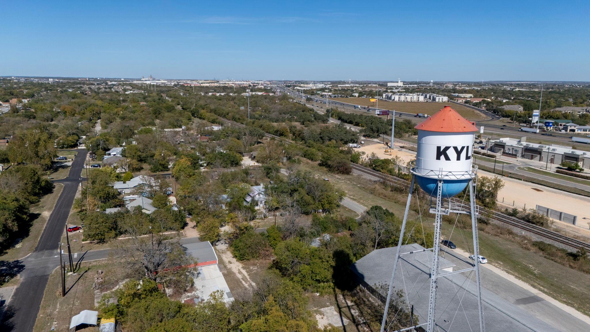 313 N Front St, Kyle, TX 78640