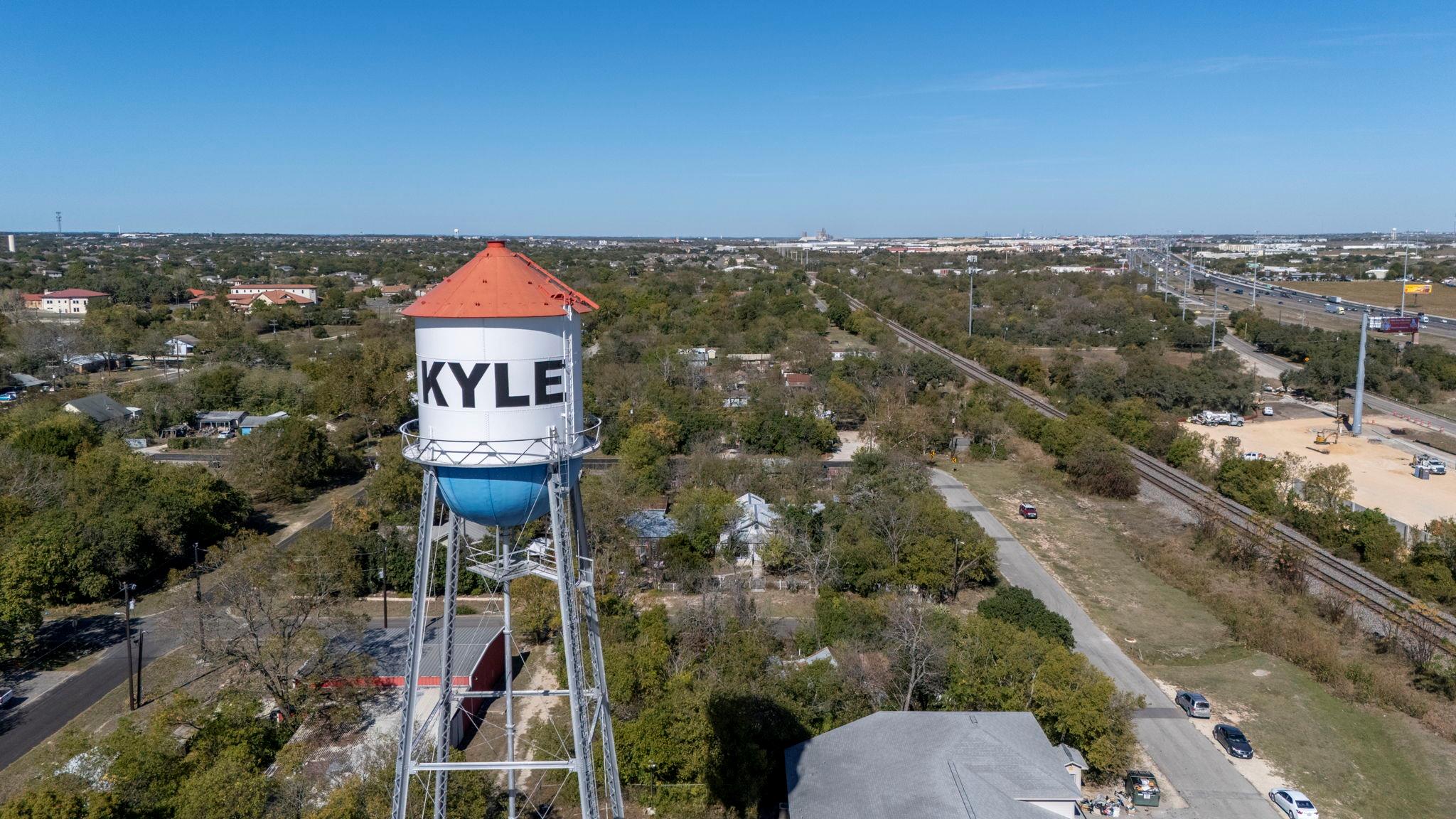313 N Front St, Kyle, TX 78640