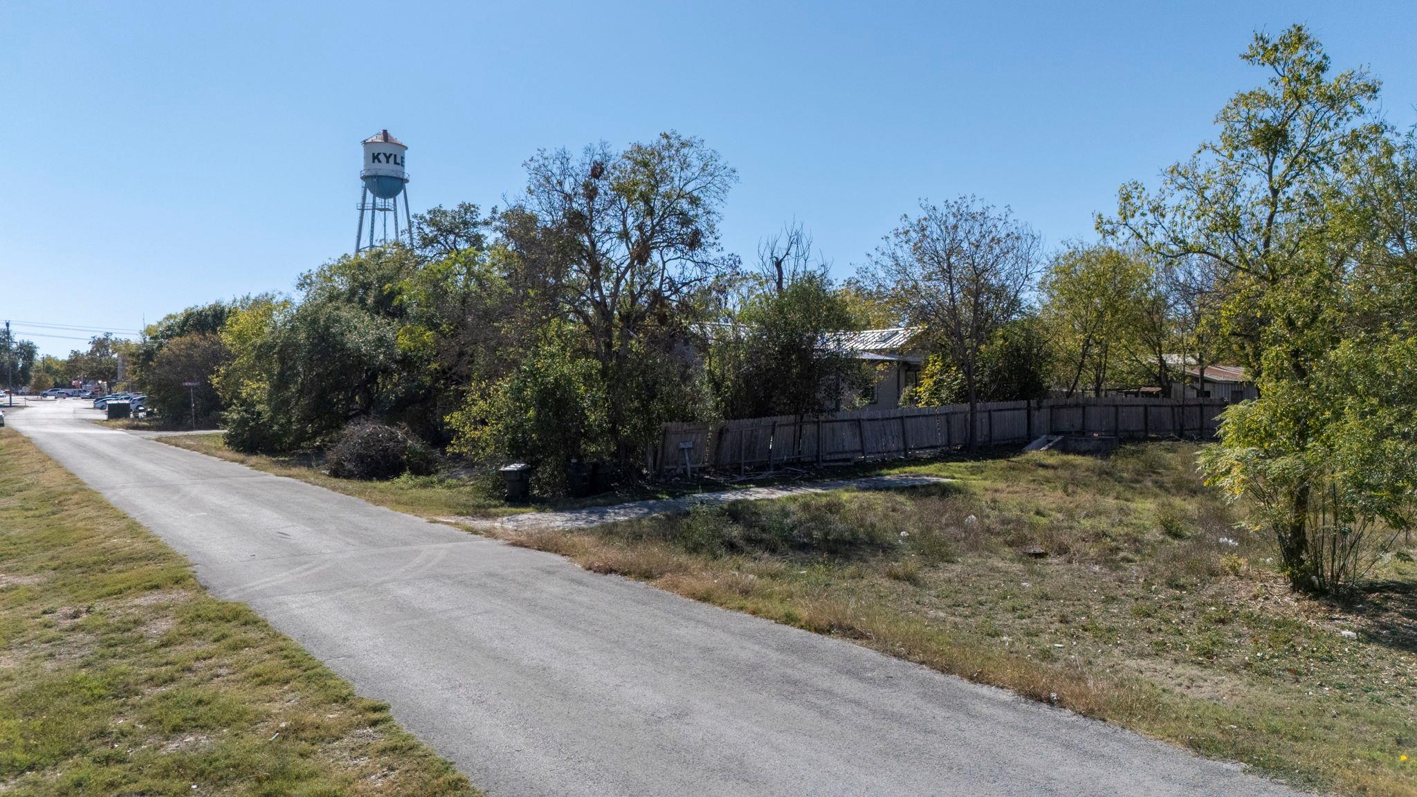 313 N Front St, Kyle, TX 78640