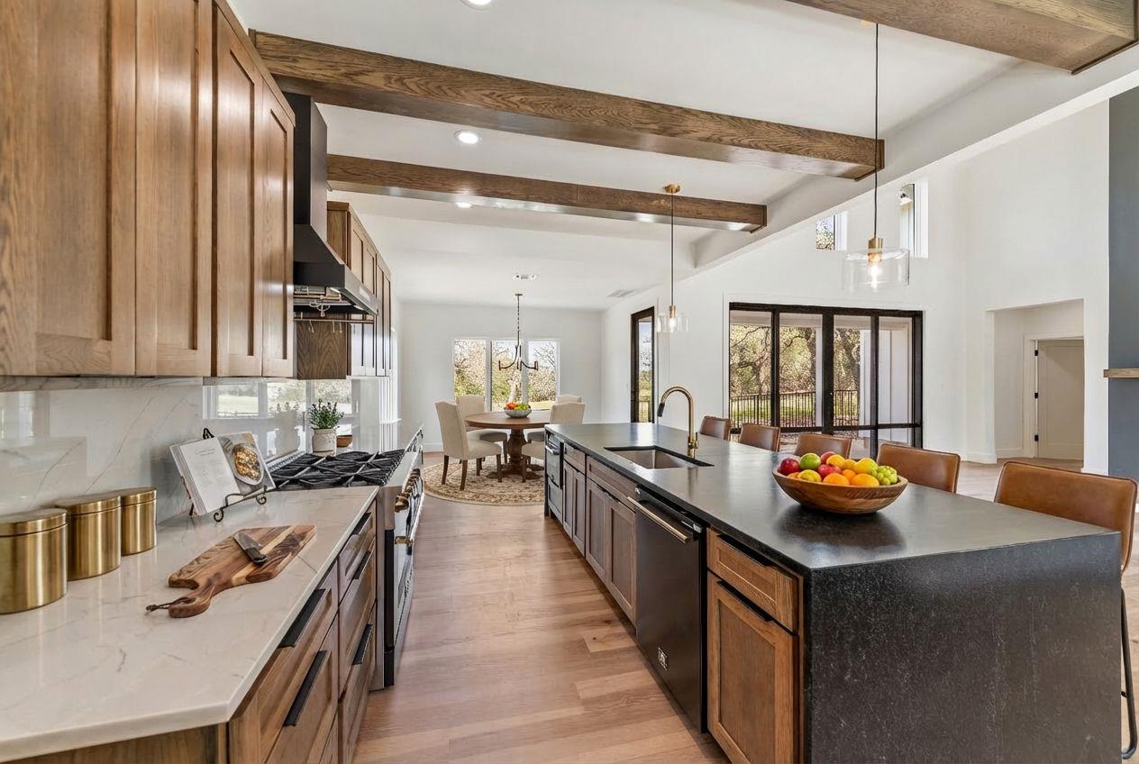 11 Crystal Creek Trl, Austin, TX 78737