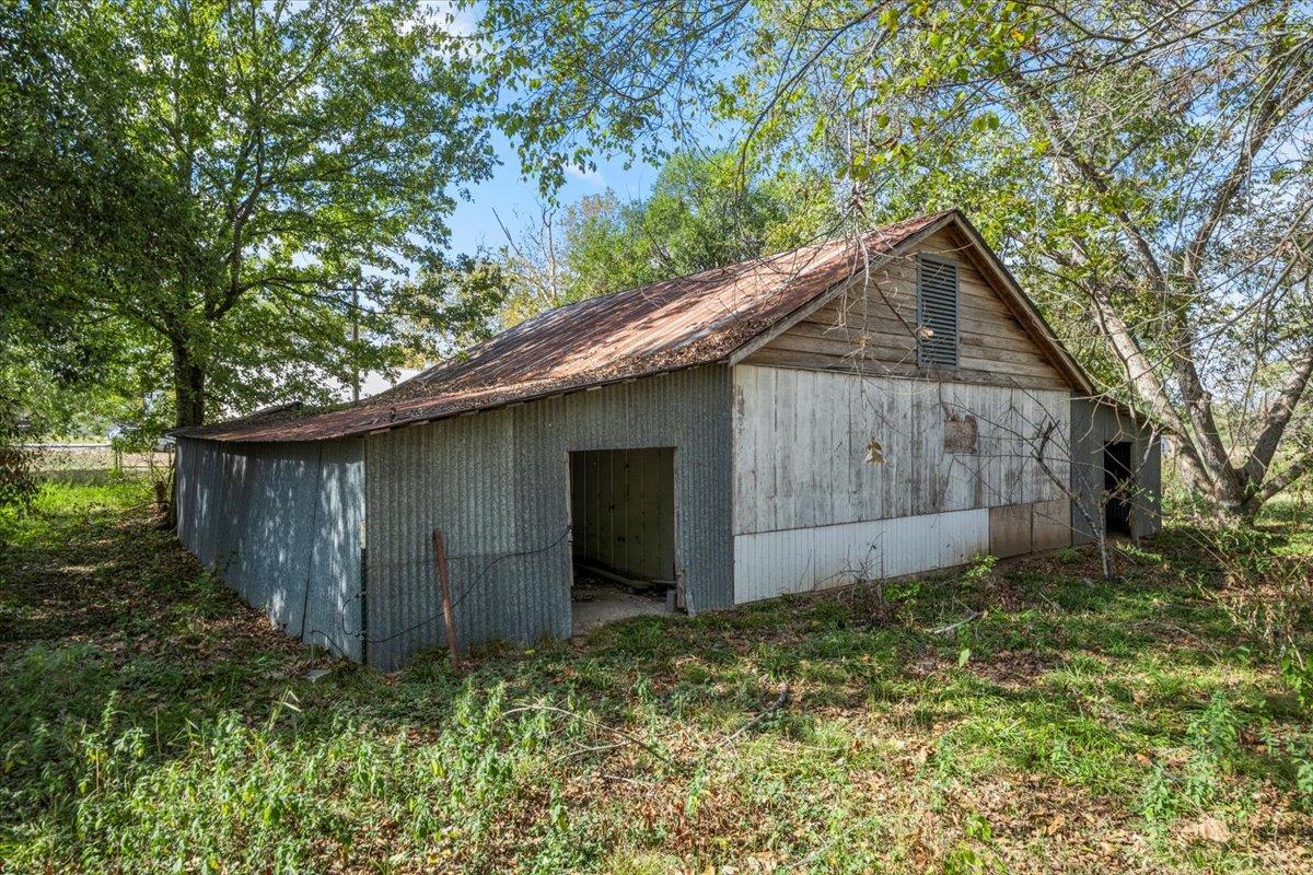 3408 W State Highway 71 Highway, La Grange, TX 78945