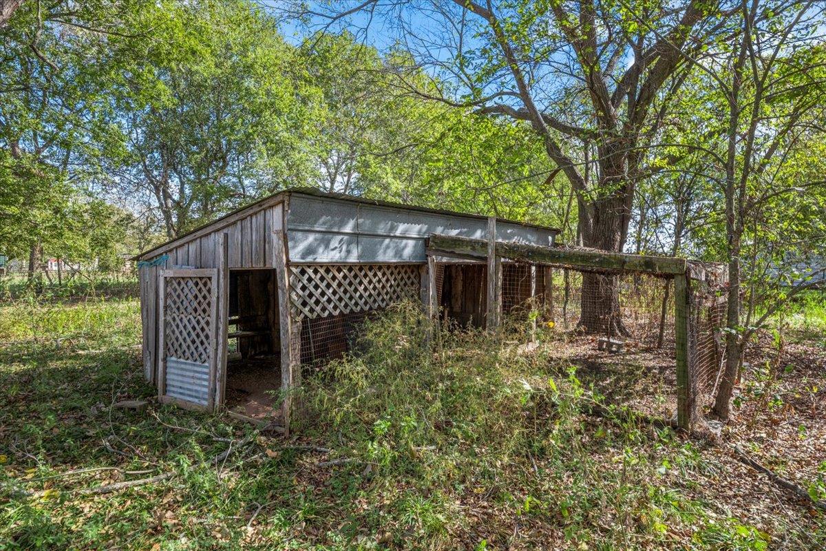 3408 W State Highway 71 Highway, La Grange, TX 78945