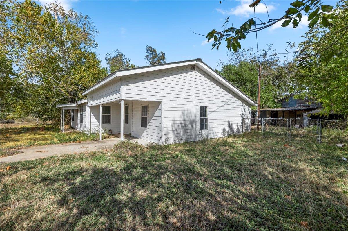 3408 W State Highway 71 Highway, La Grange, TX 78945