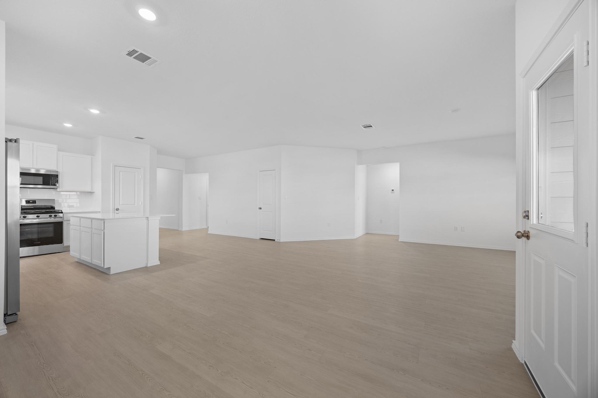 209 Donnington Dr, Hutto, TX 78634