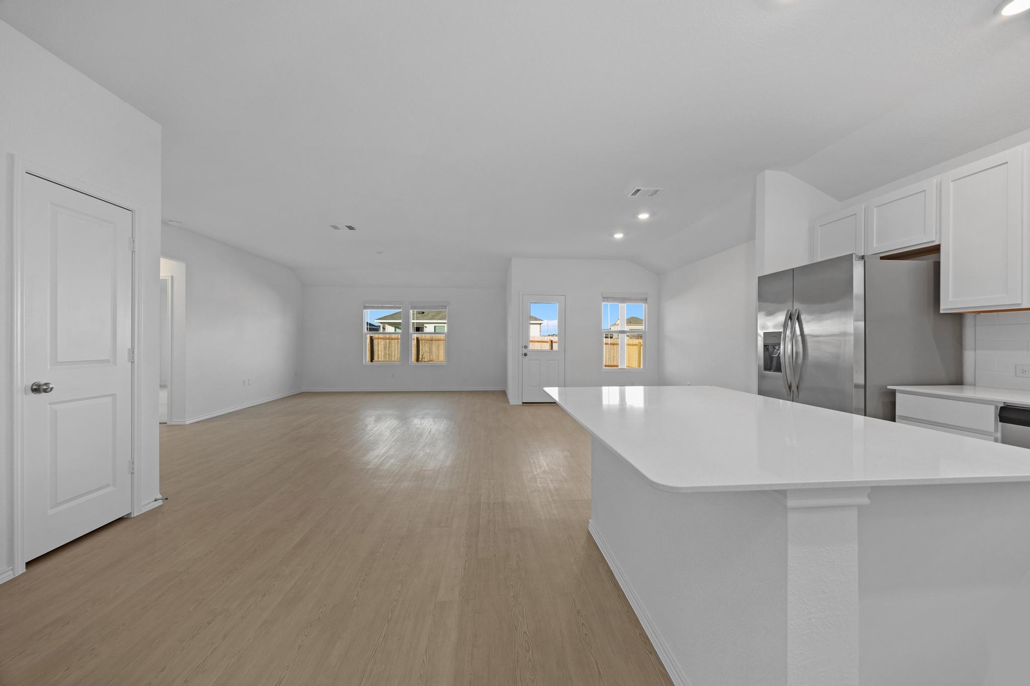 209 Donnington Dr, Hutto, TX 78634