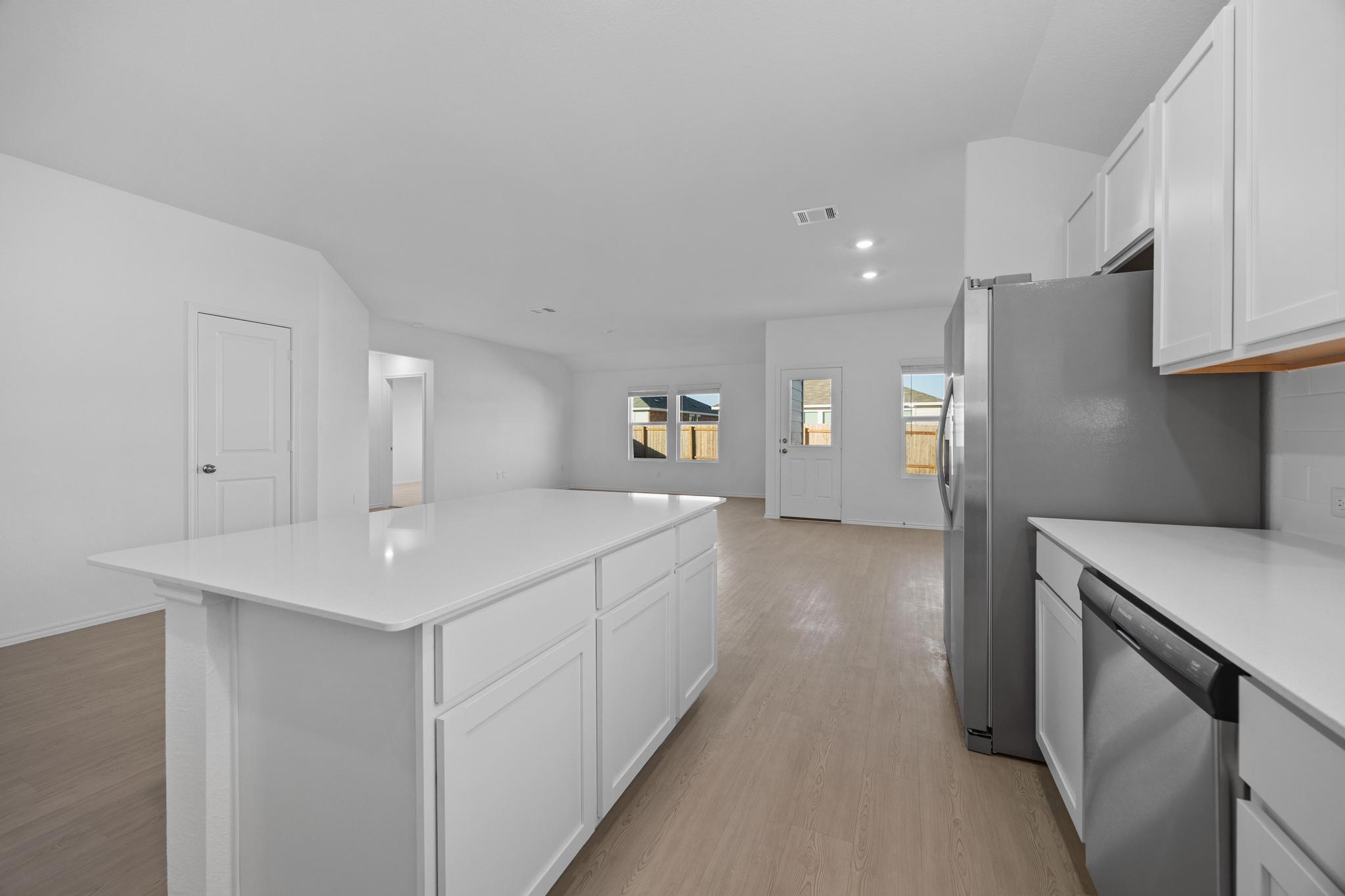 209 Donnington Dr, Hutto, TX 78634