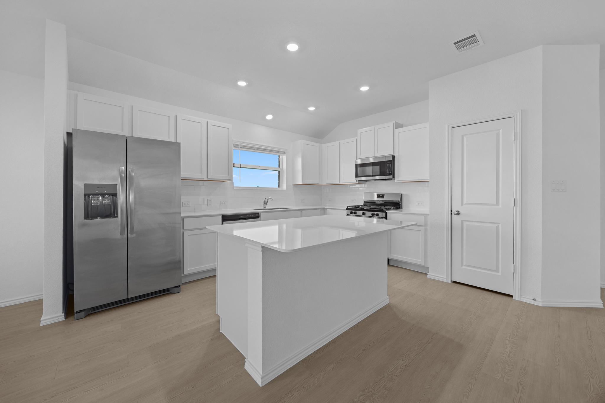 209 Donnington Dr, Hutto, TX 78634