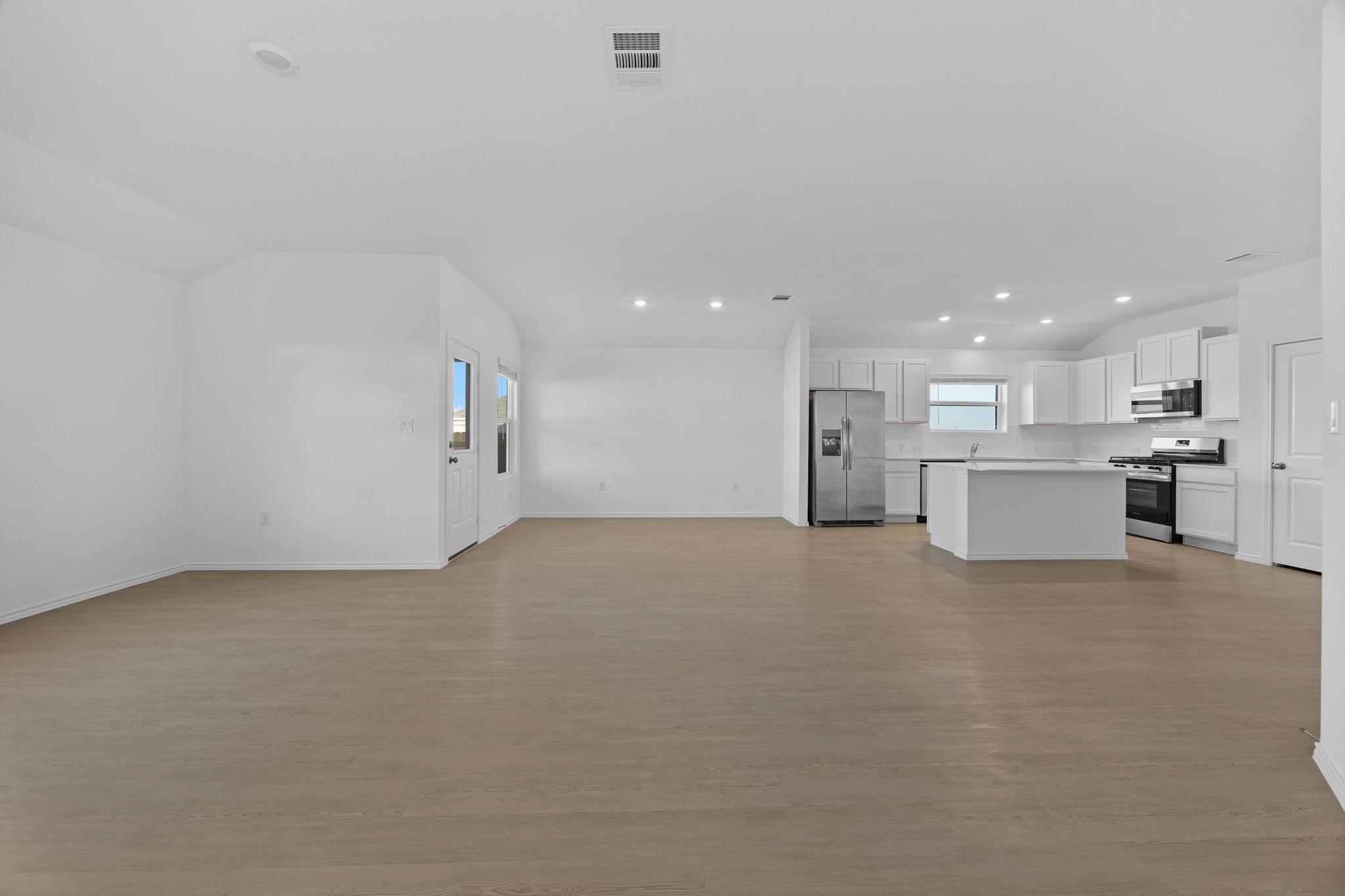 209 Donnington Dr, Hutto, TX 78634