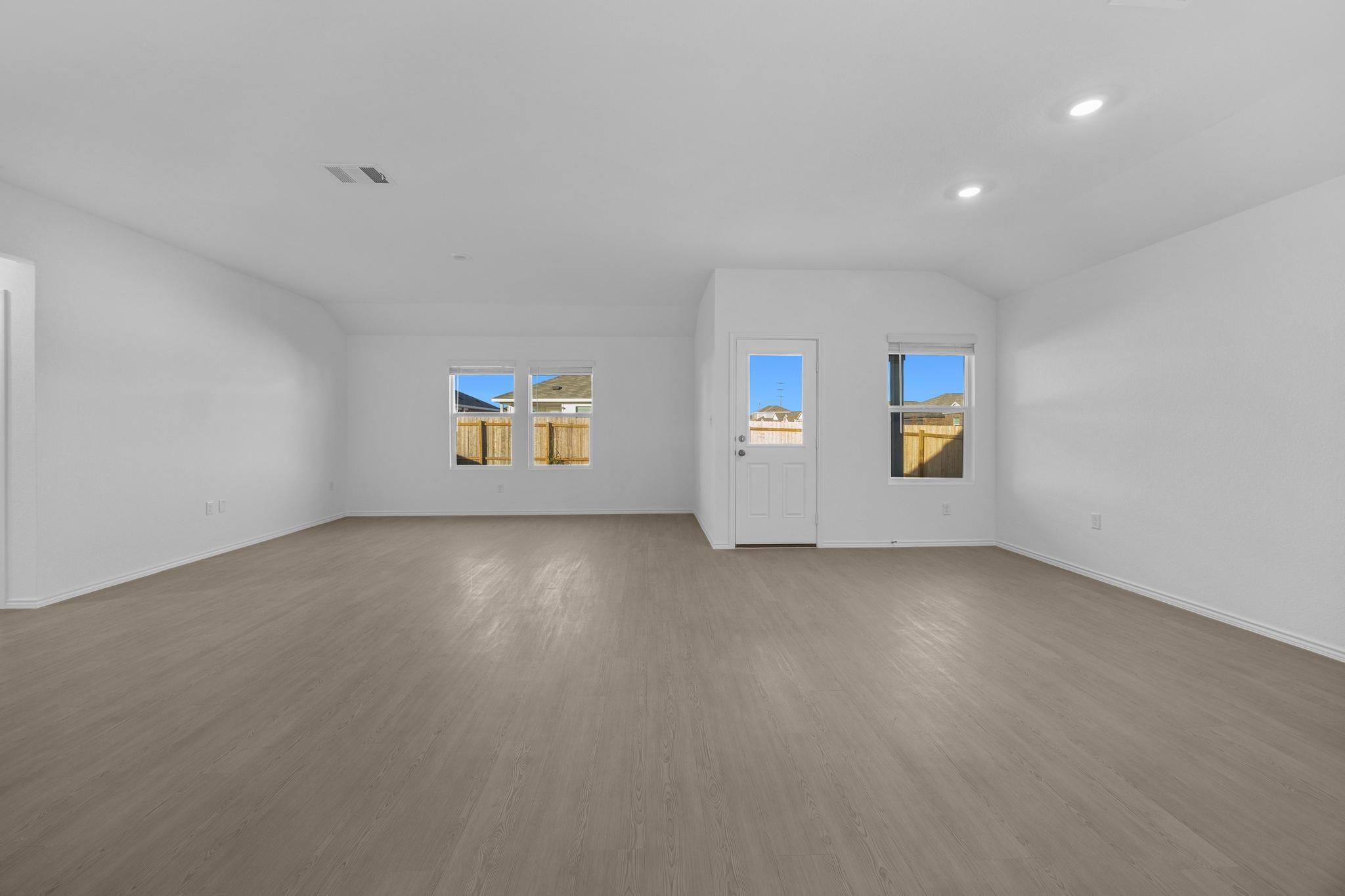 209 Donnington Dr, Hutto, TX 78634