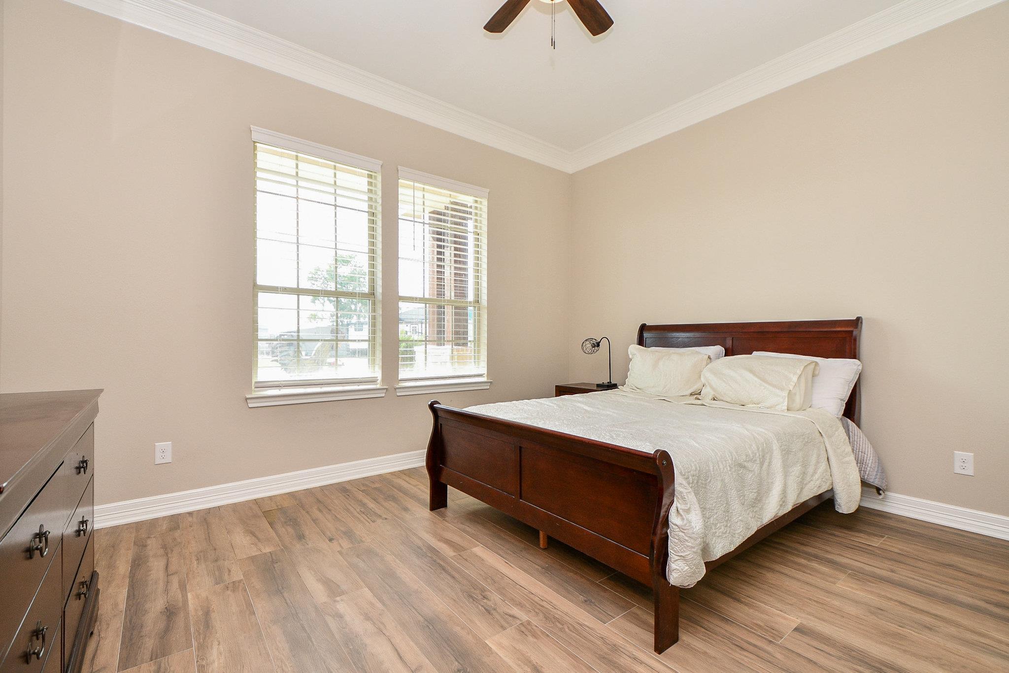 1093 Sunderman Rd, Alleyton, TX 78935