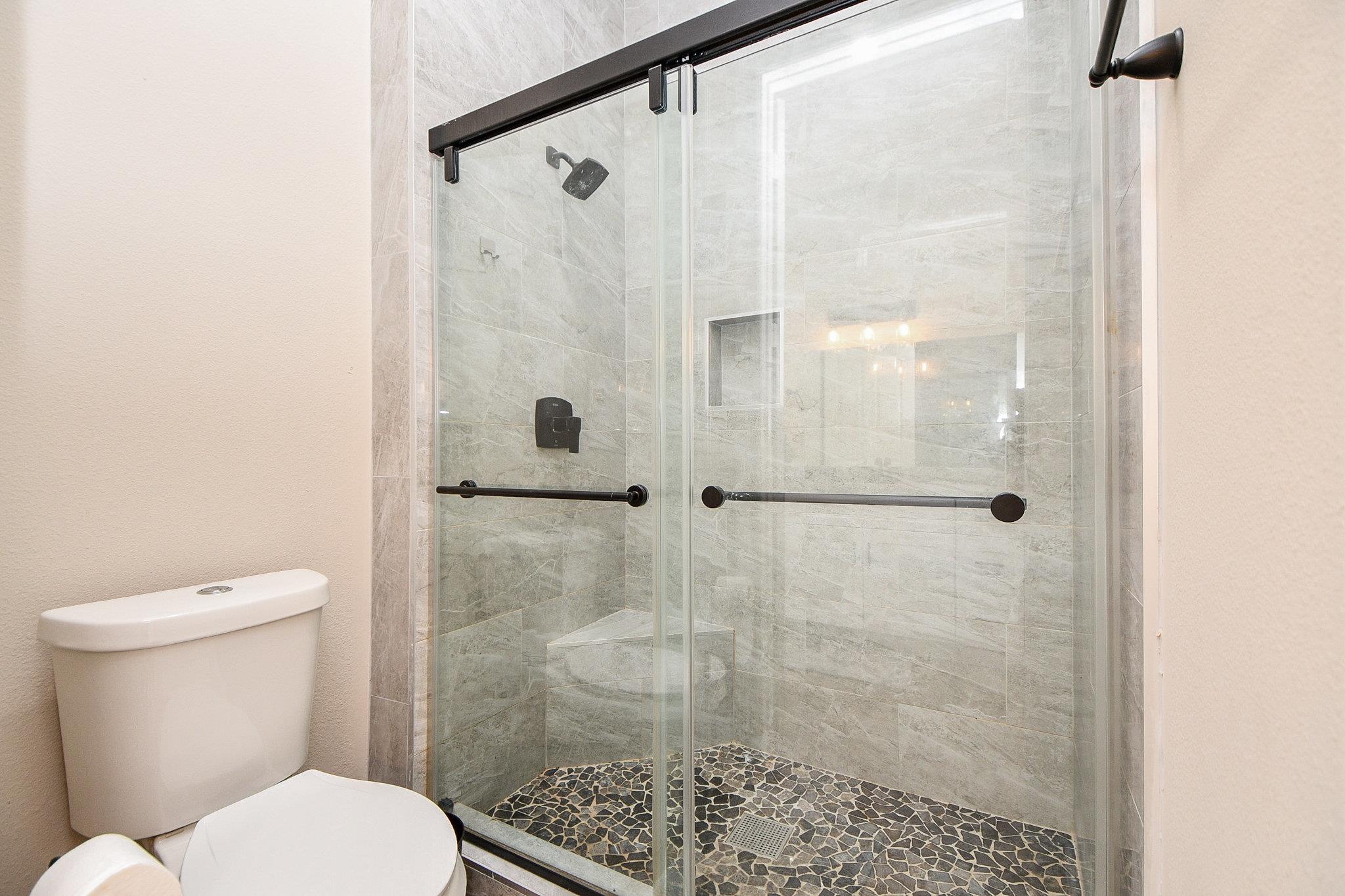 1093 Sunderman Rd, Alleyton, TX 78935