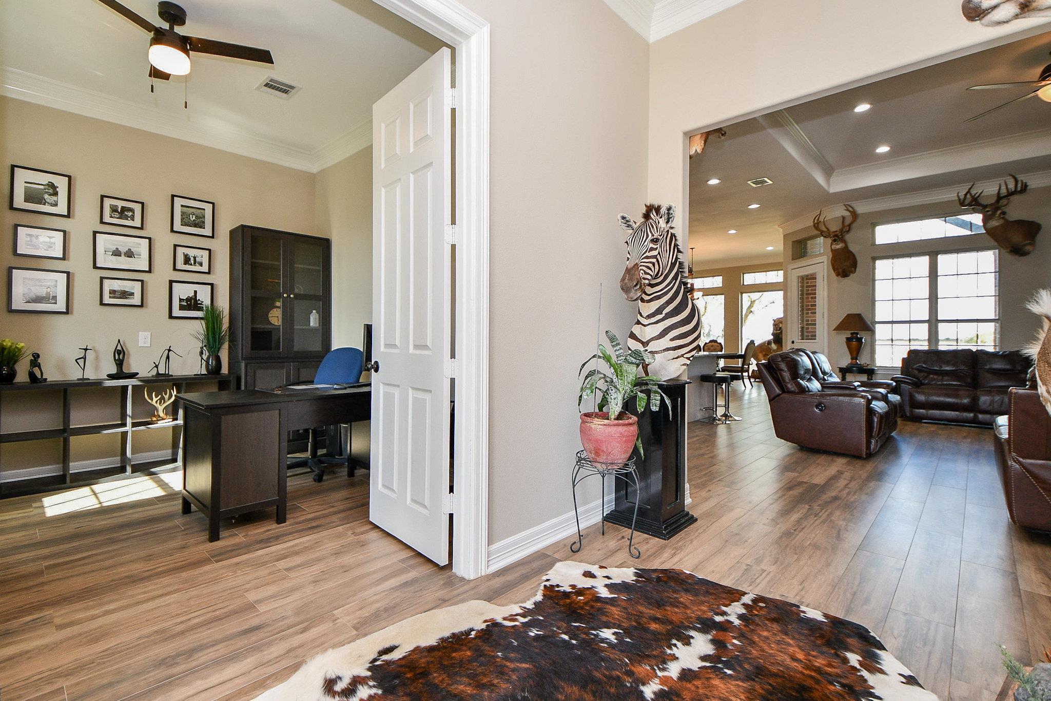 1093 Sunderman Rd, Alleyton, TX 78935