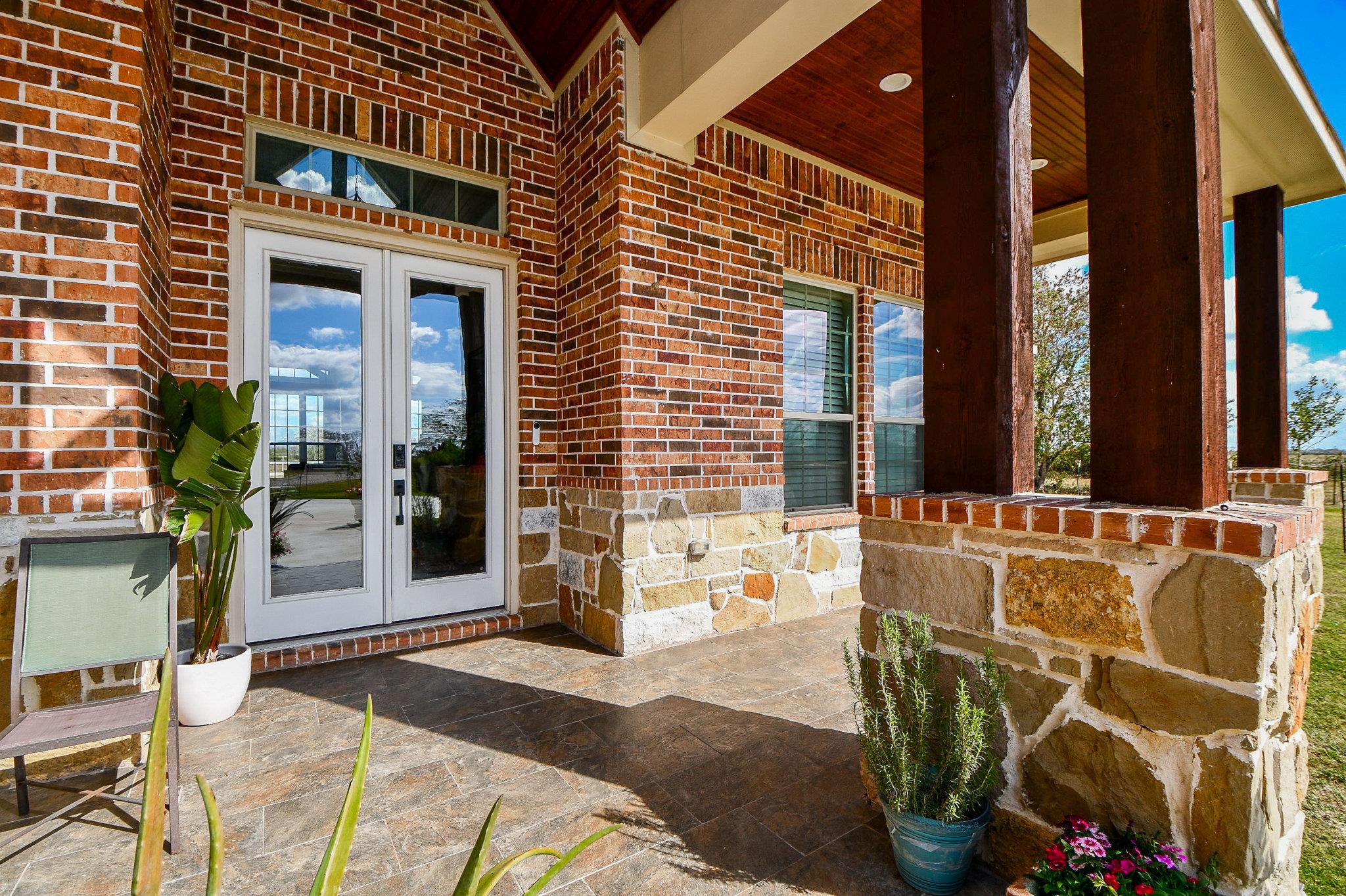 1093 Sunderman Rd, Alleyton, TX 78935