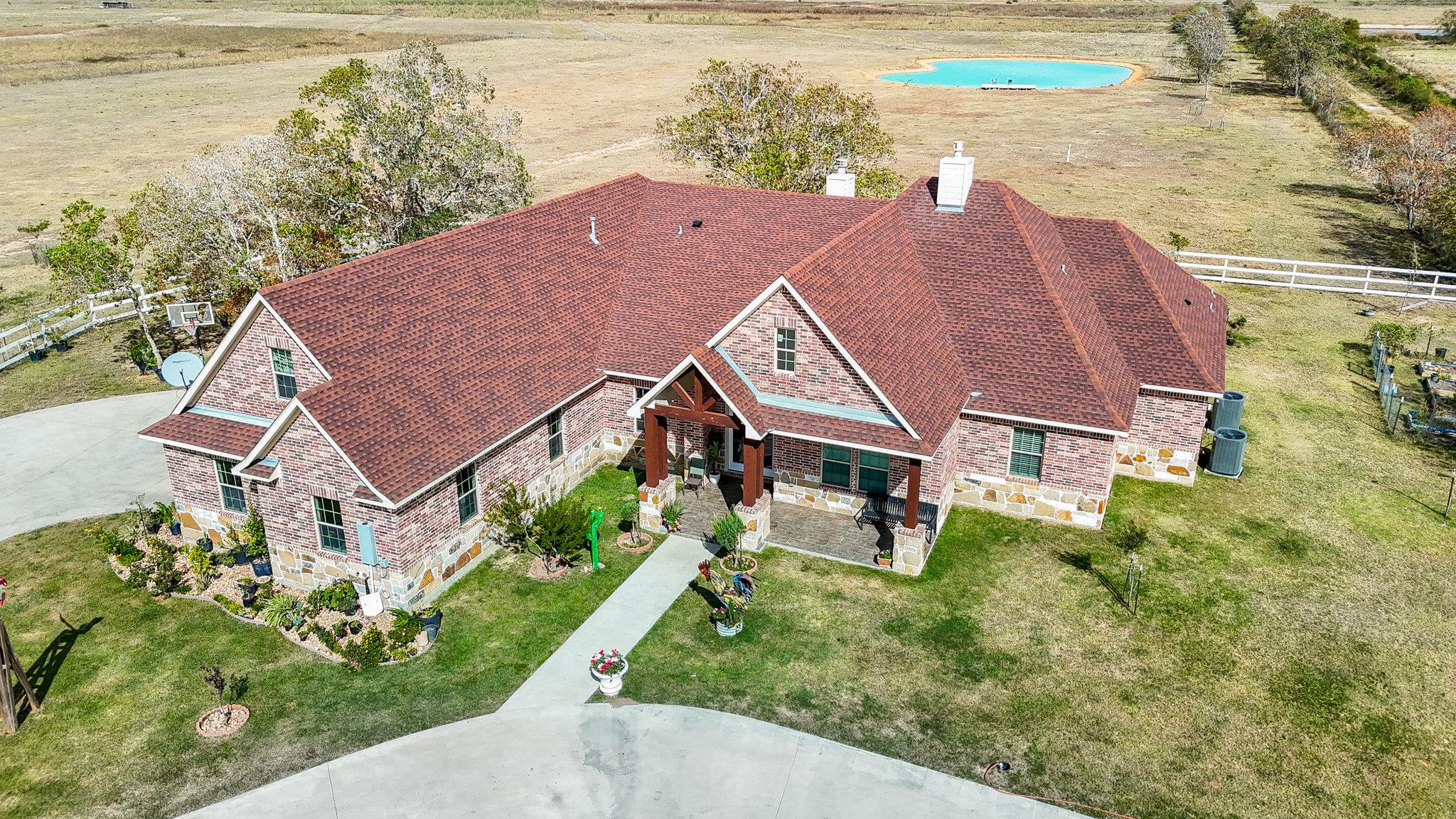 1093 Sunderman Rd, Alleyton, TX 78935