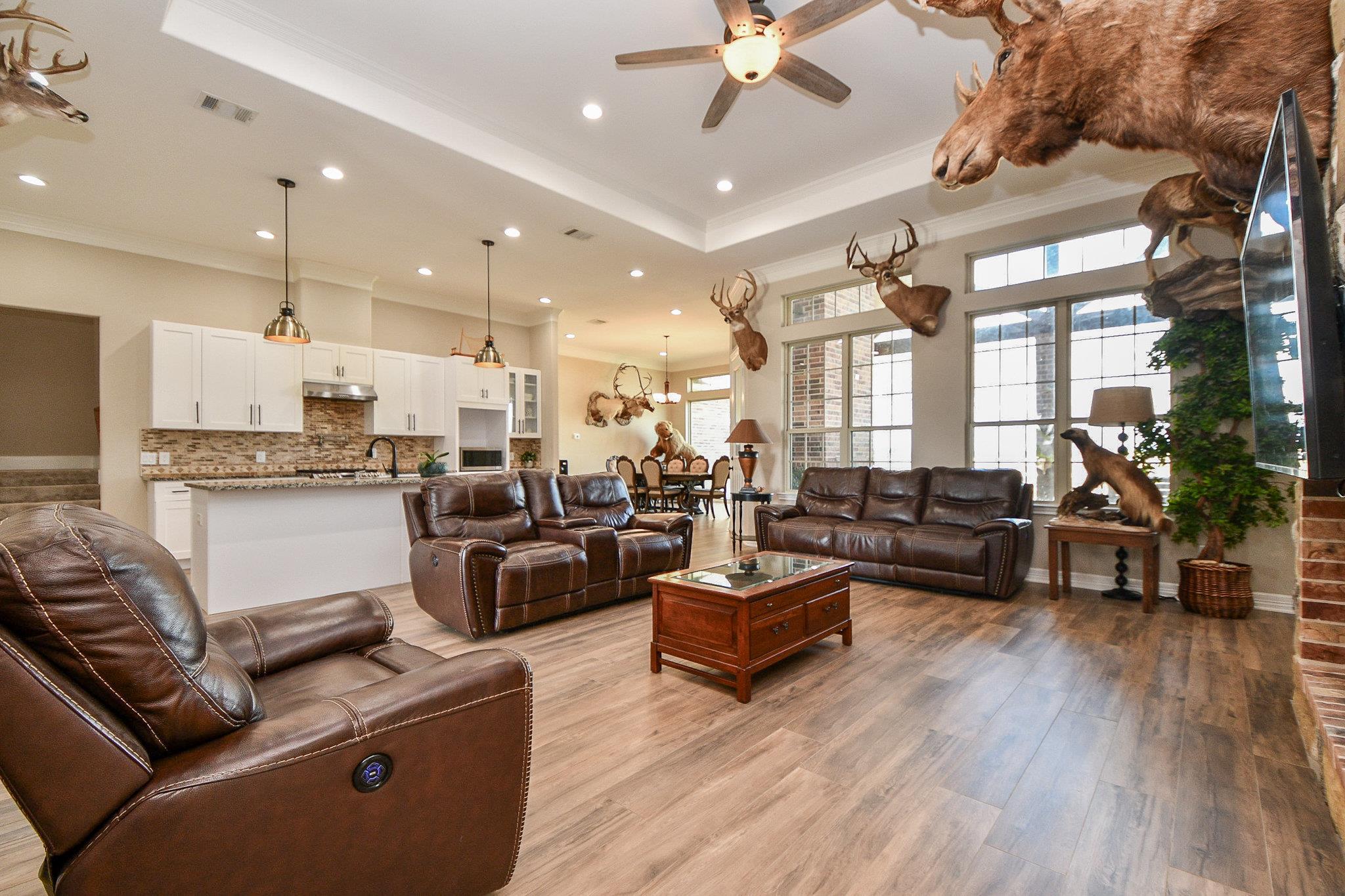 1093 Sunderman Rd, Alleyton, TX 78935