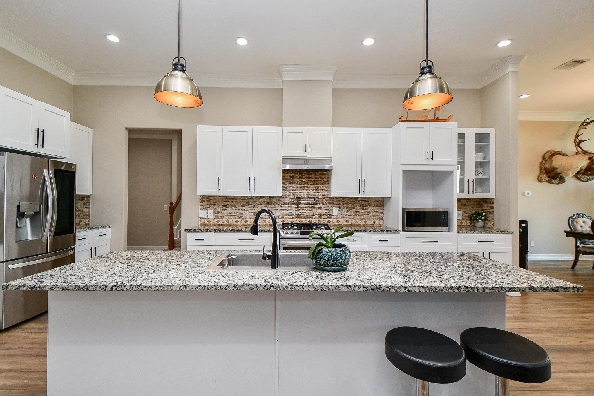 1093 Sunderman Rd, Alleyton, TX 78935