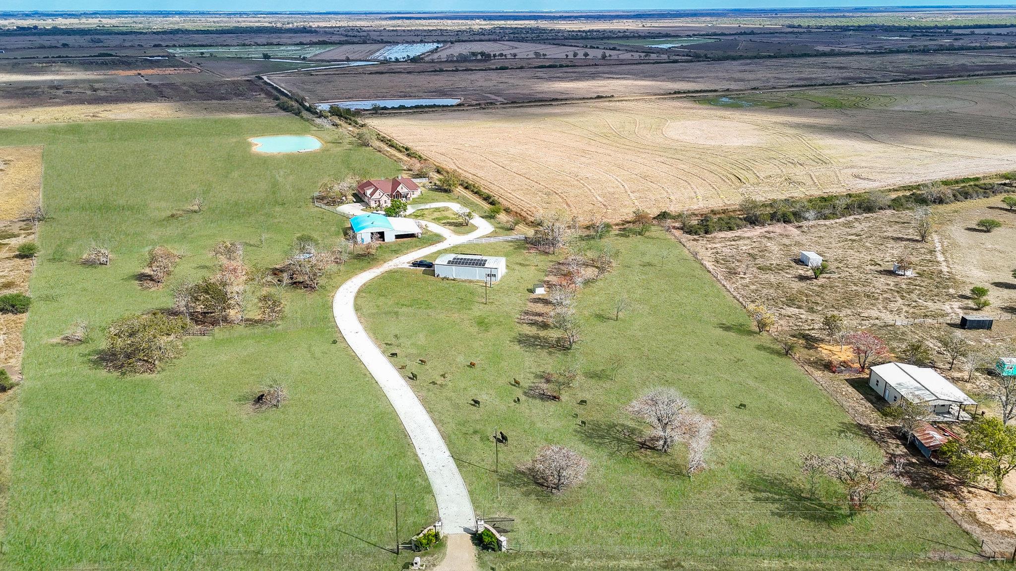 1093 Sunderman Rd, Alleyton, TX 78935