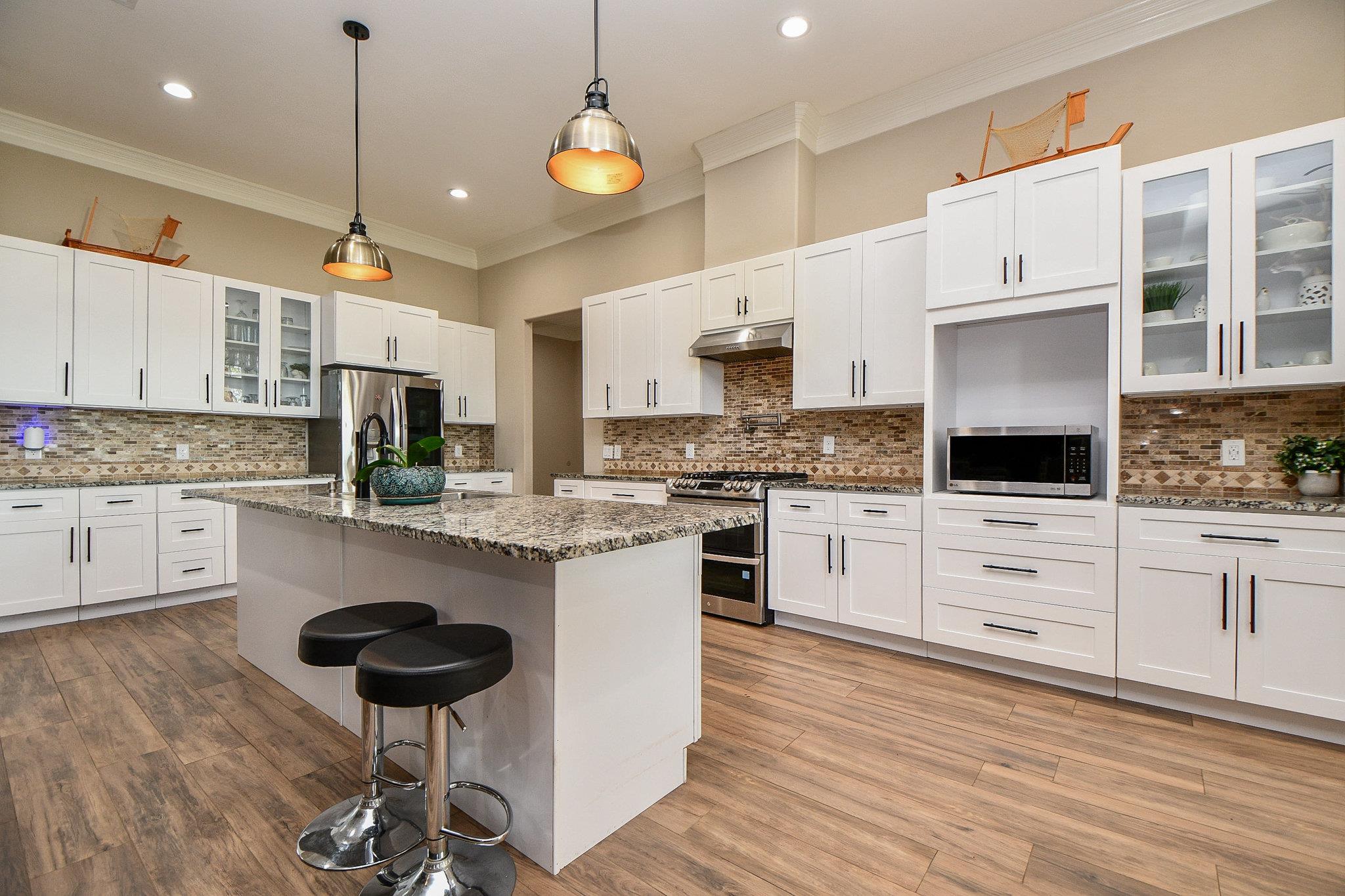 1093 Sunderman Rd, Alleyton, TX 78935