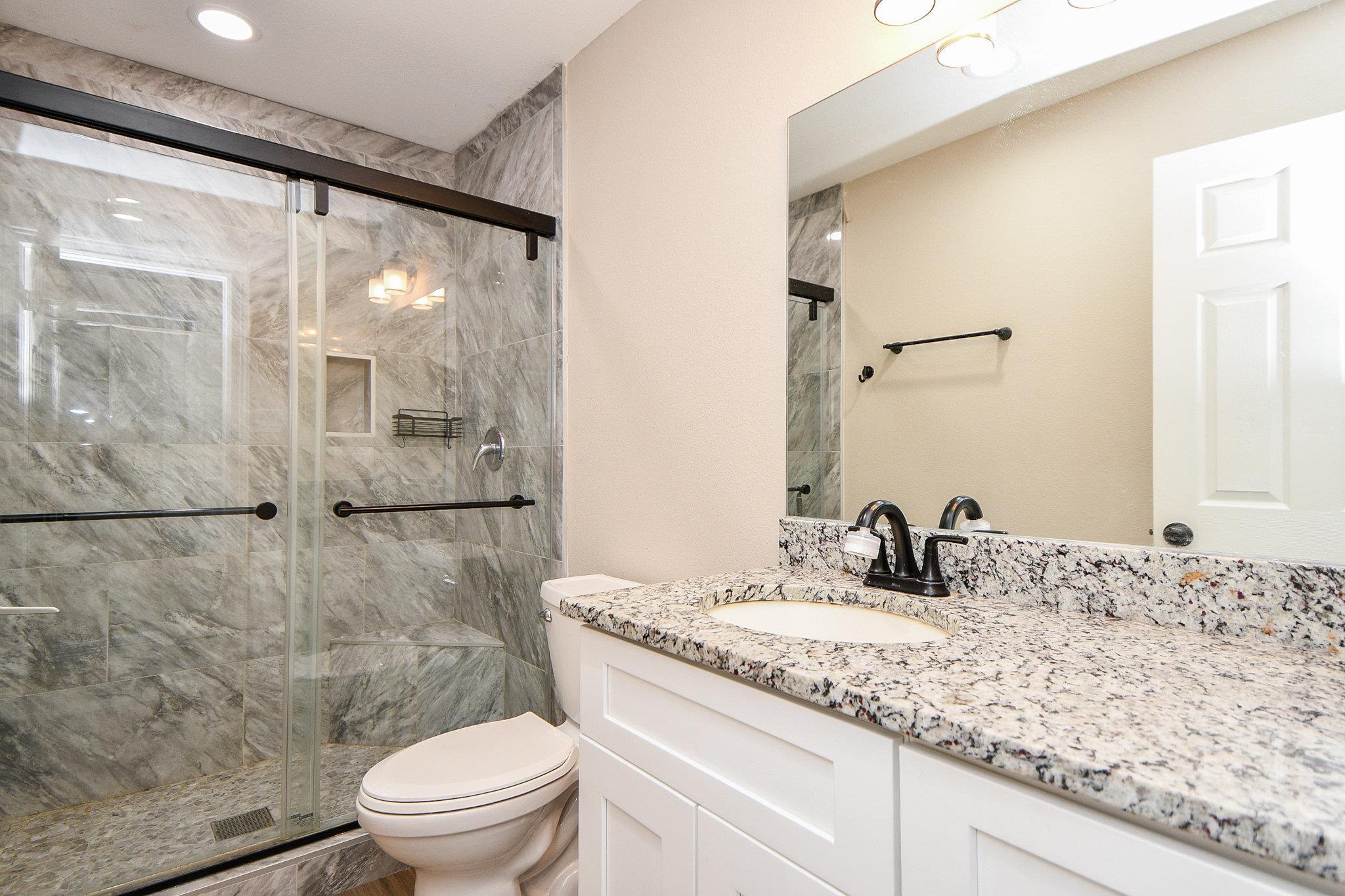 1093 Sunderman Rd, Alleyton, TX 78935