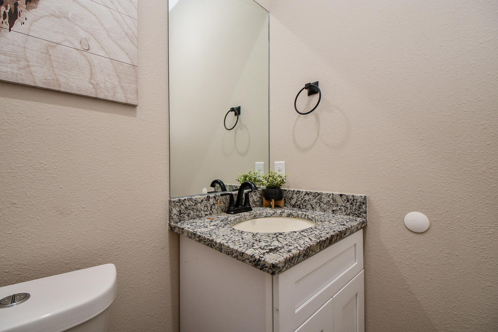 1093 Sunderman Rd, Alleyton, TX 78935