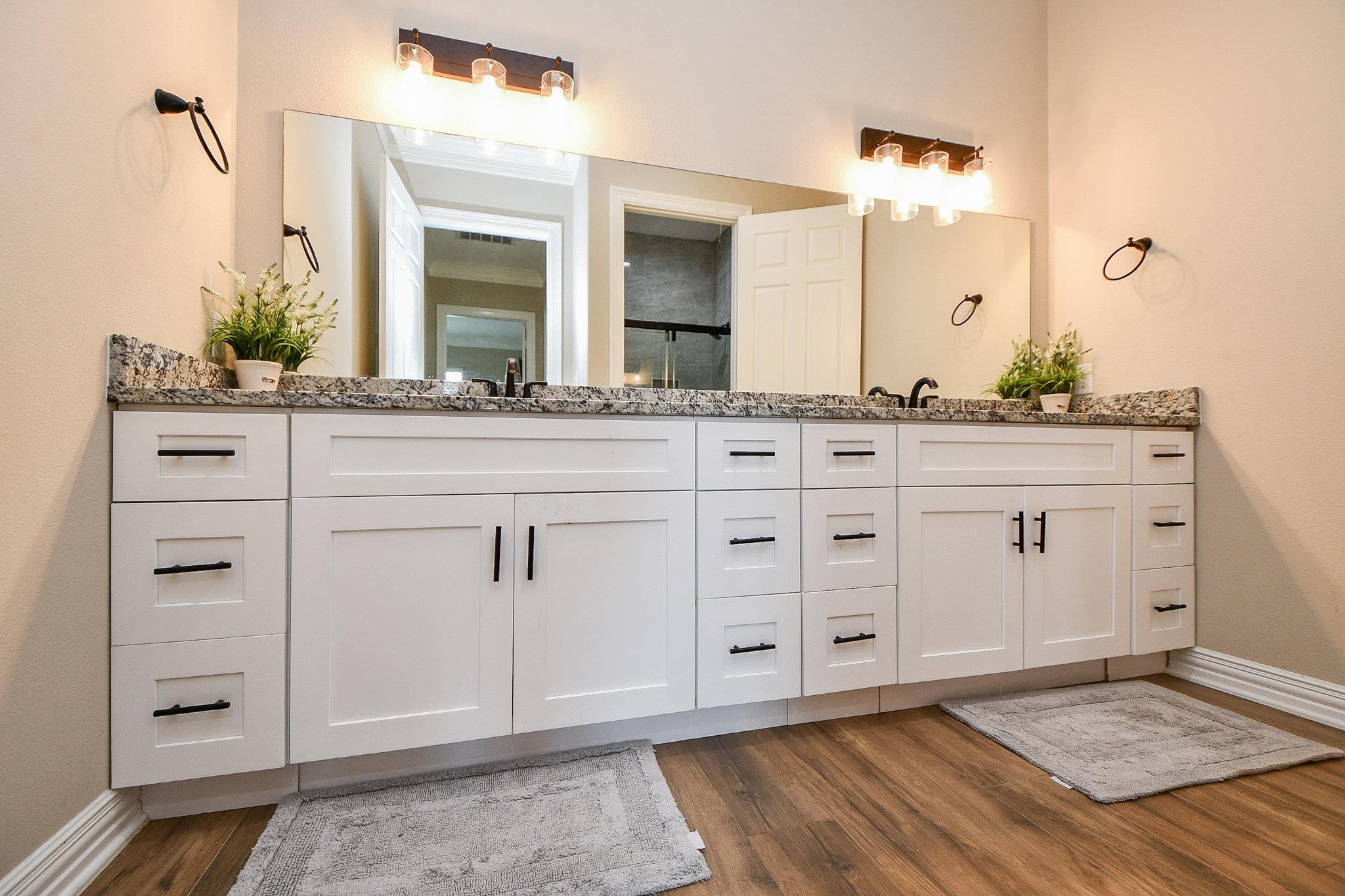 1093 Sunderman Rd, Alleyton, TX 78935