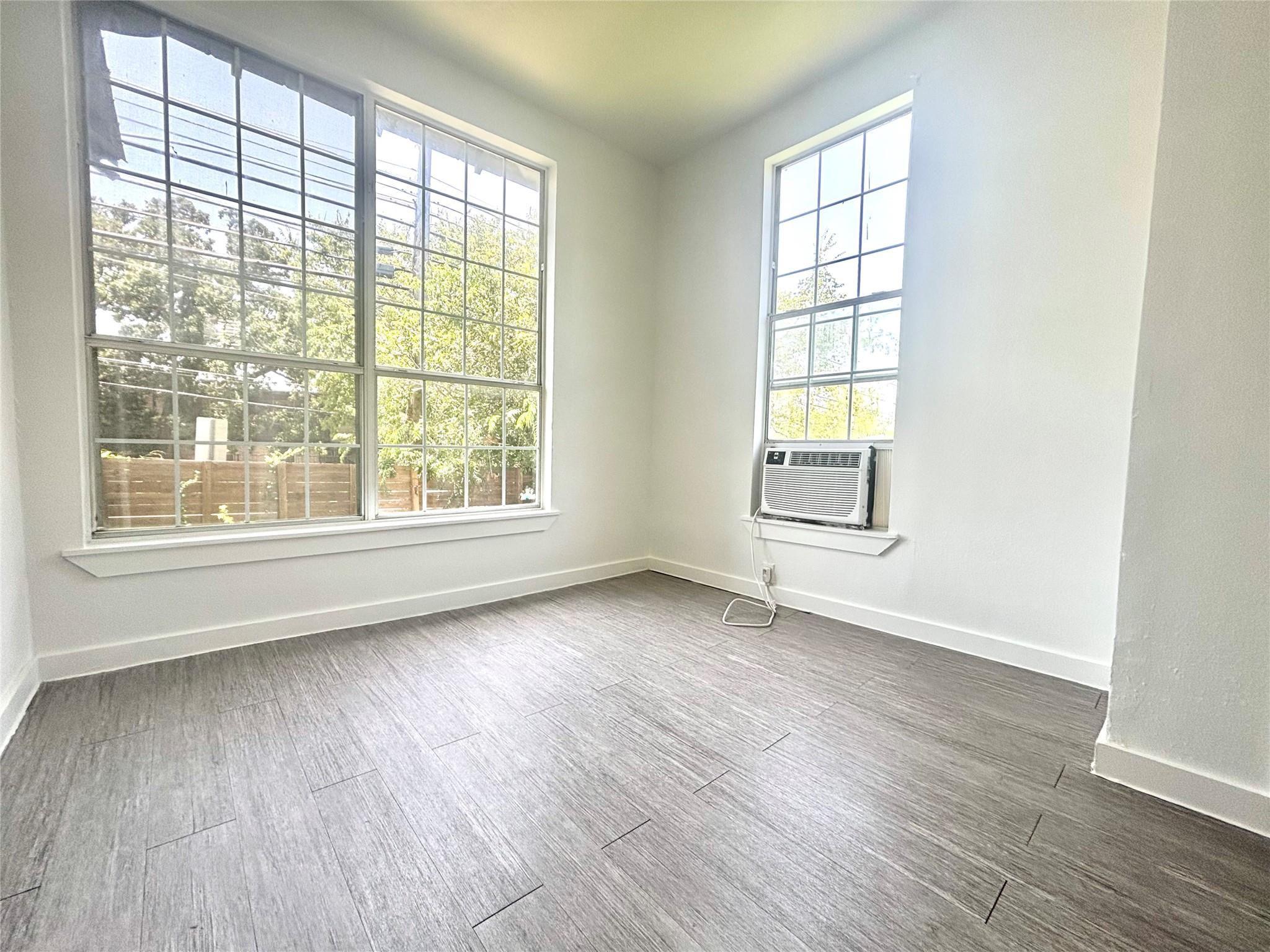 2410 E 12th St, Austin, TX 78702