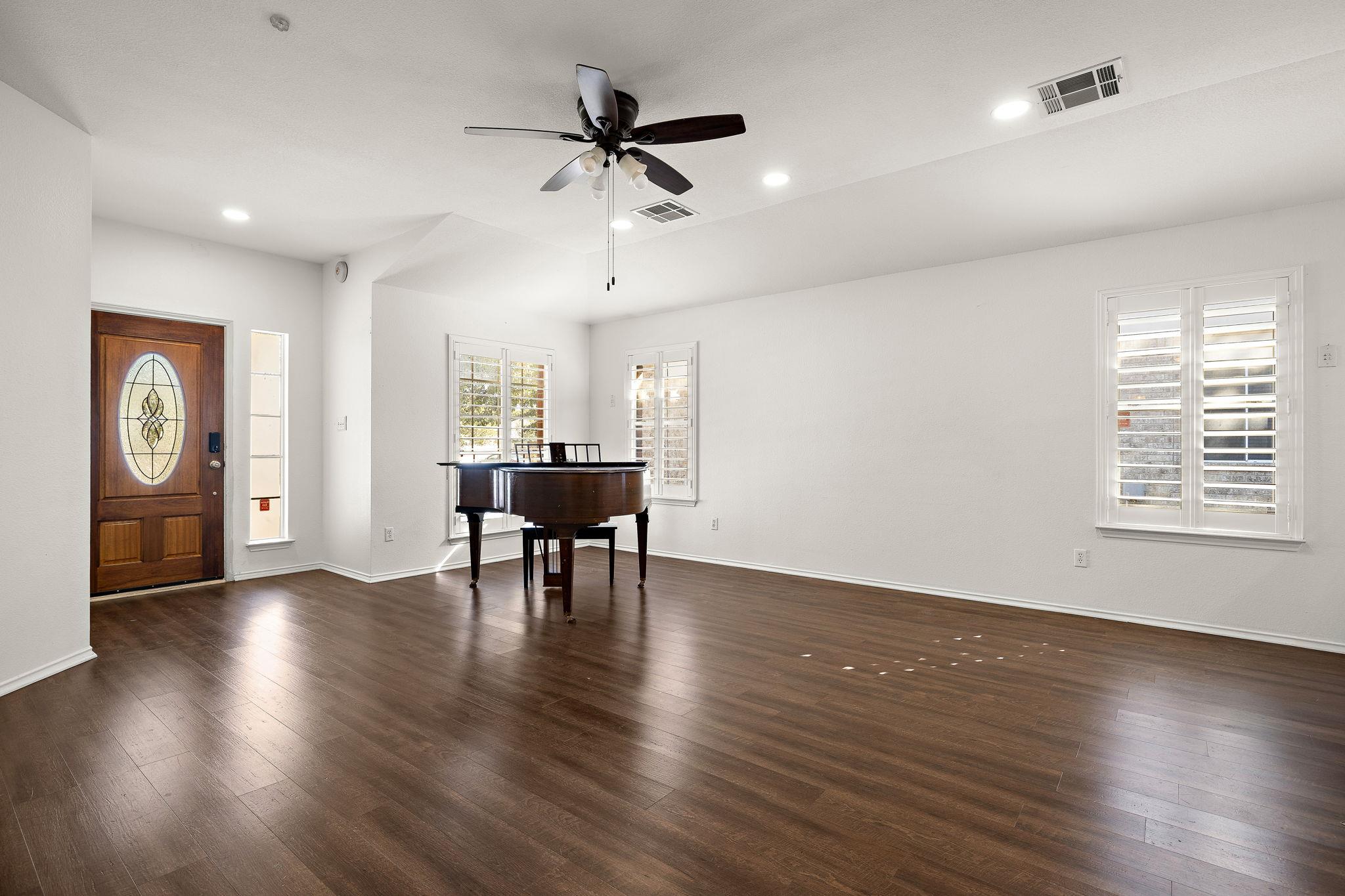 3211 Saint Genevieve Dr, Leander, TX 78641